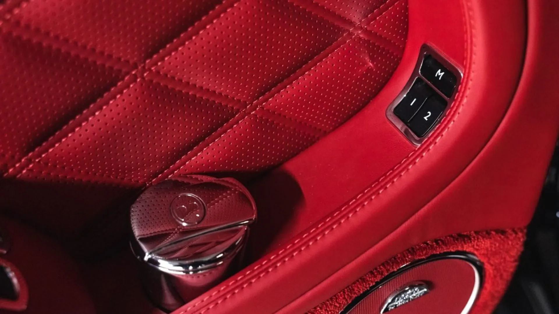 Bentley Mulsanne — photo 27