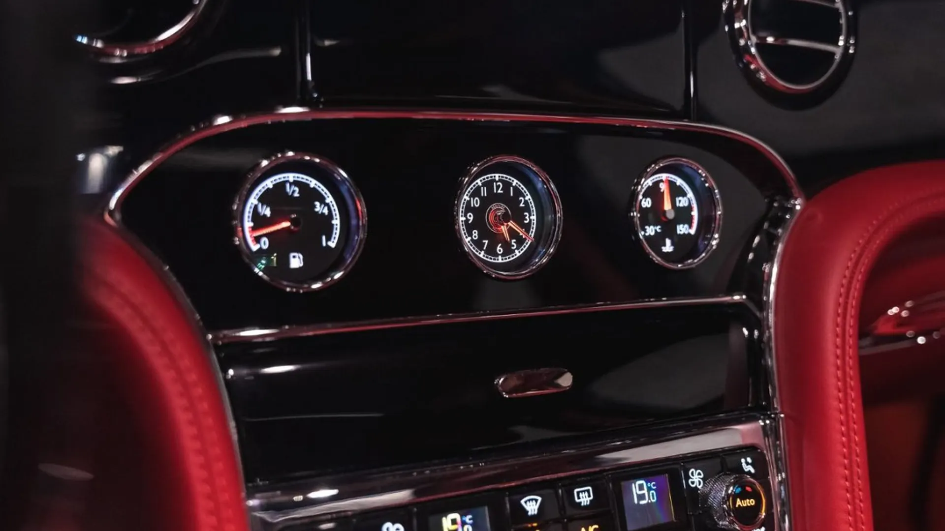 Bentley Mulsanne — photo 42