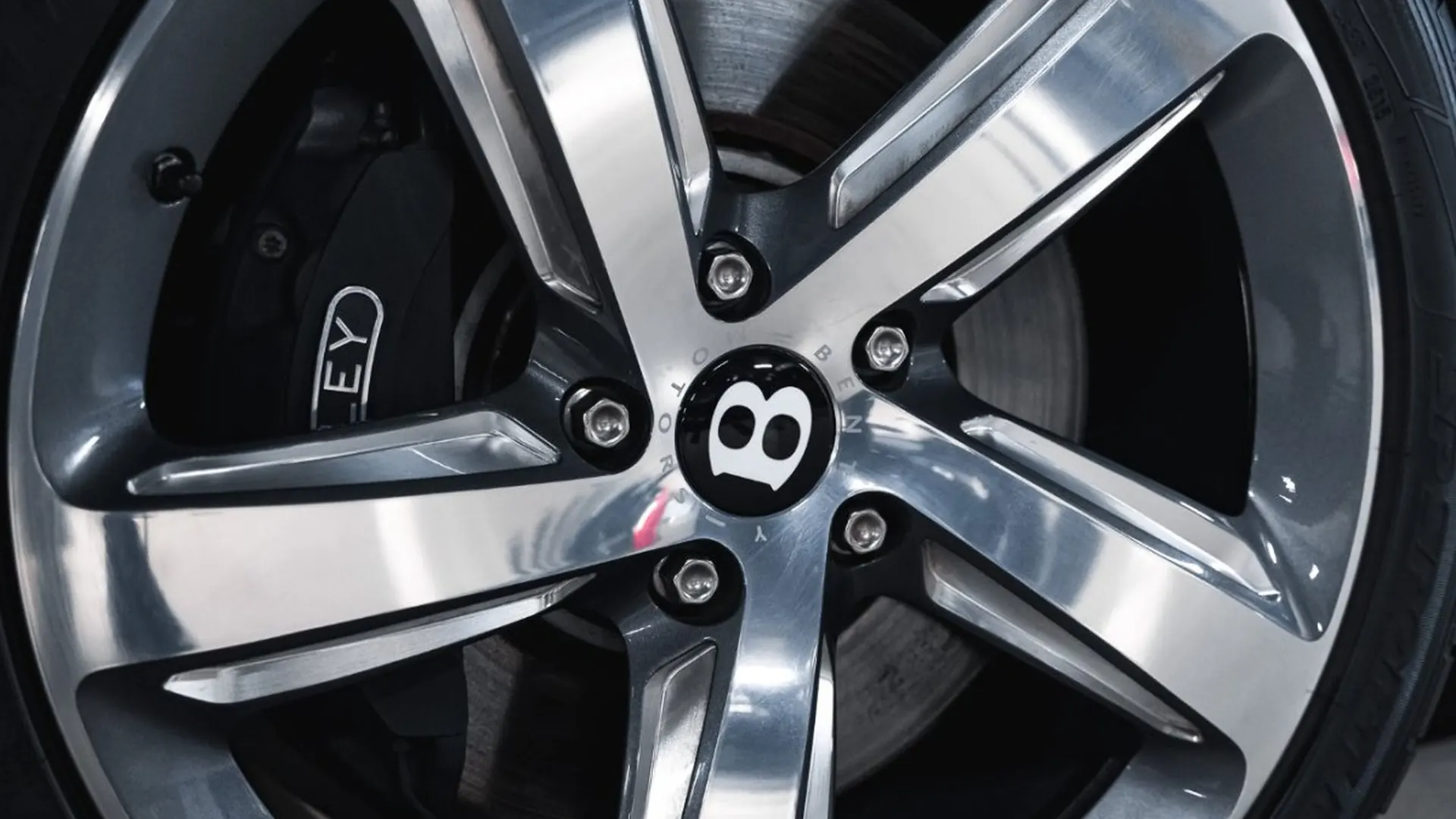 Bentley Mulsanne — photo 13
