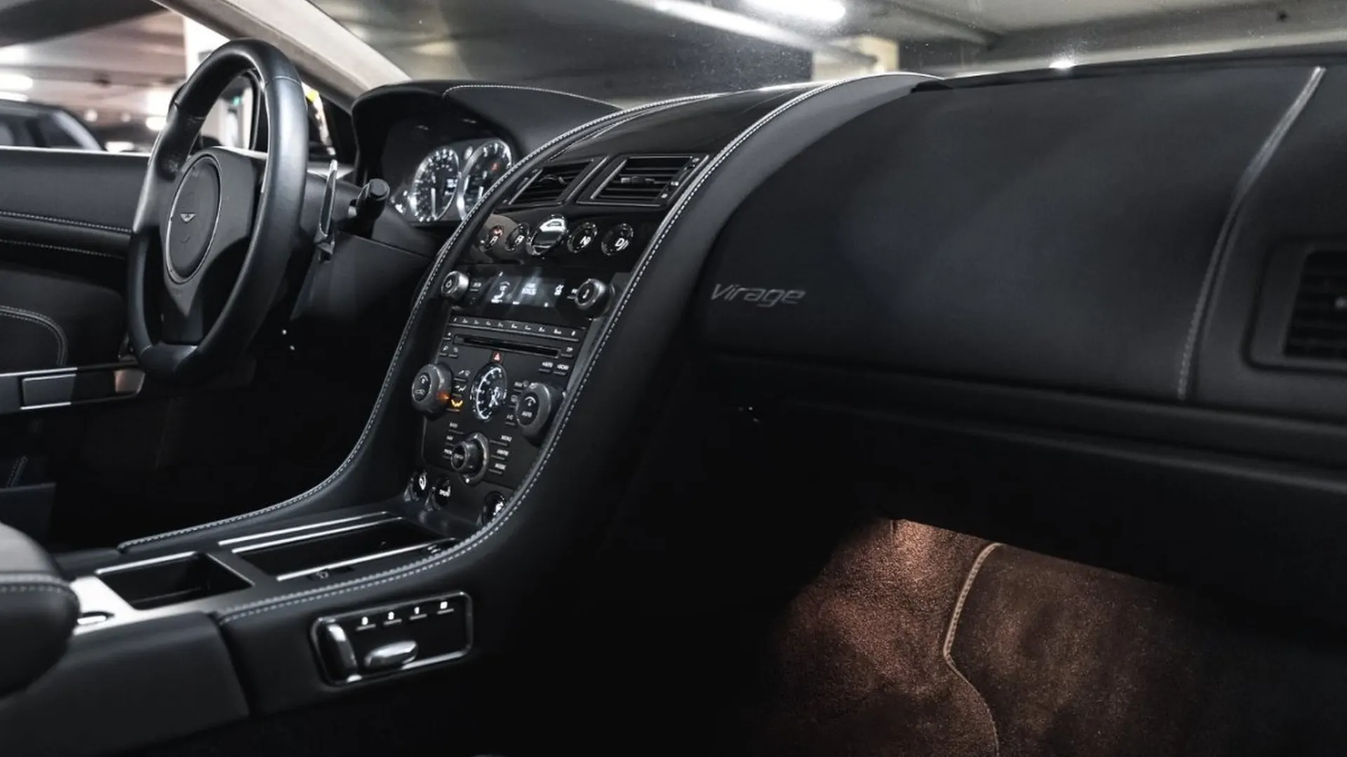 Aston Martin Virage — photo 33