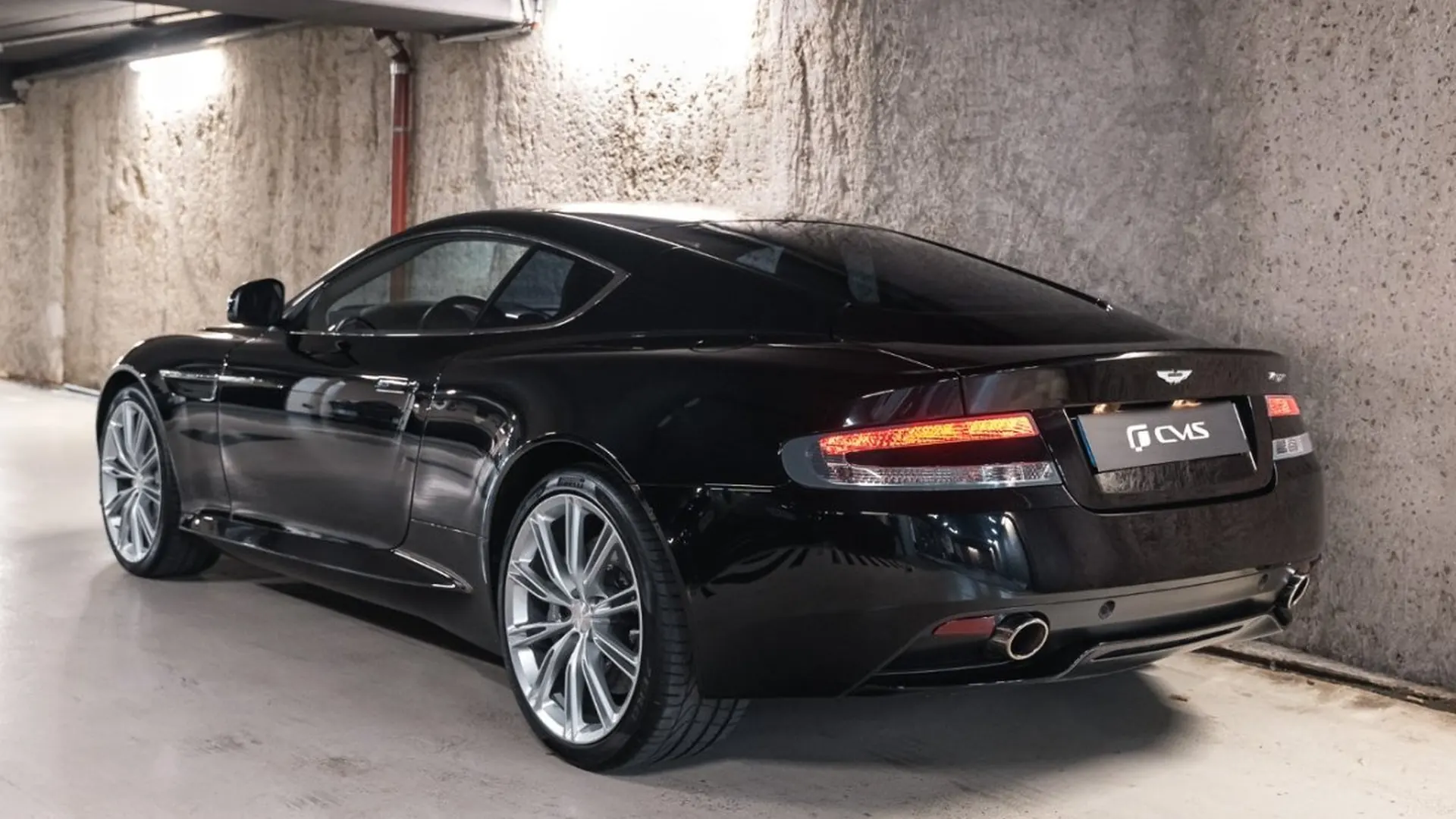Aston Martin Virage — photo 13