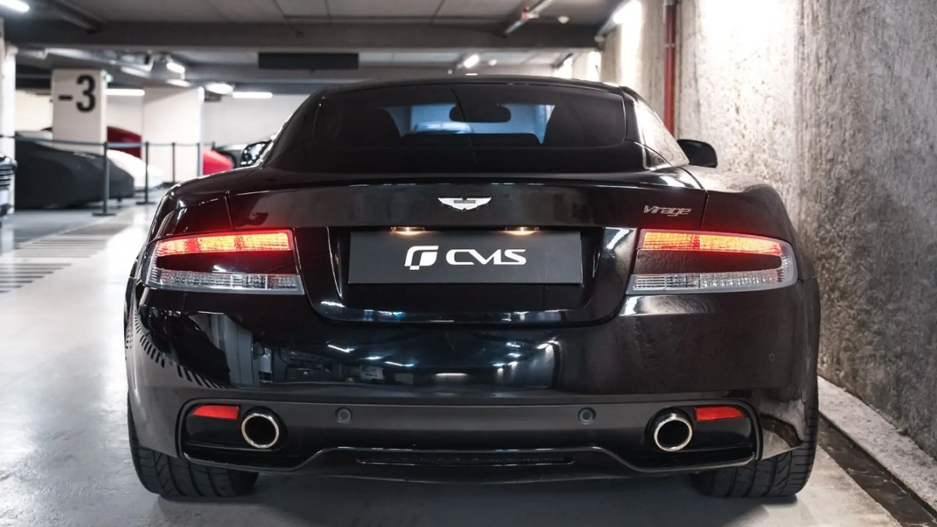 Aston Martin Virage — photo 18