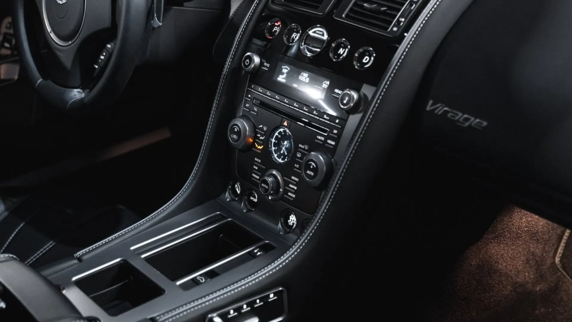 Aston Martin Virage — photo 34