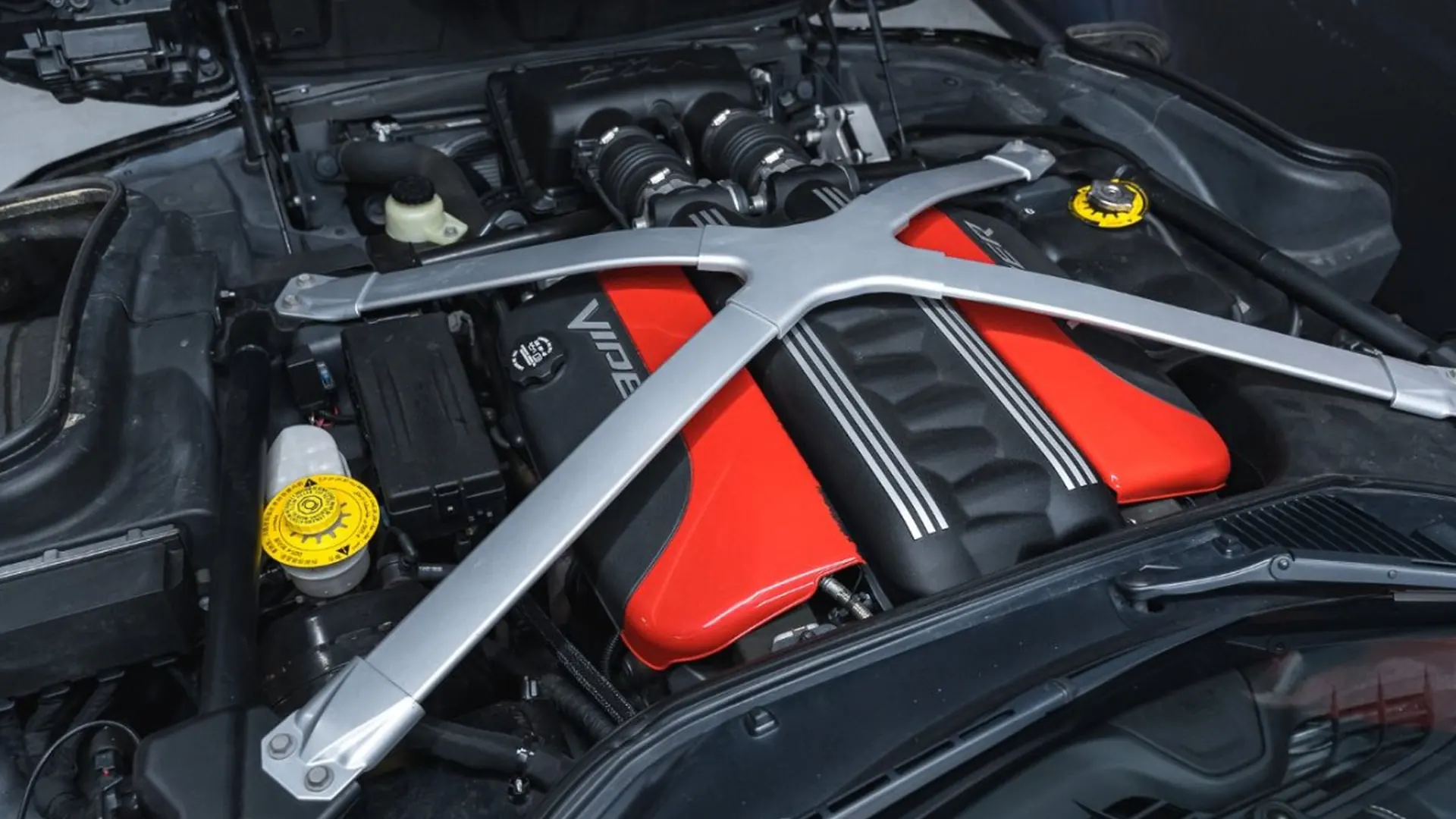 Dodge Viper — photo 42