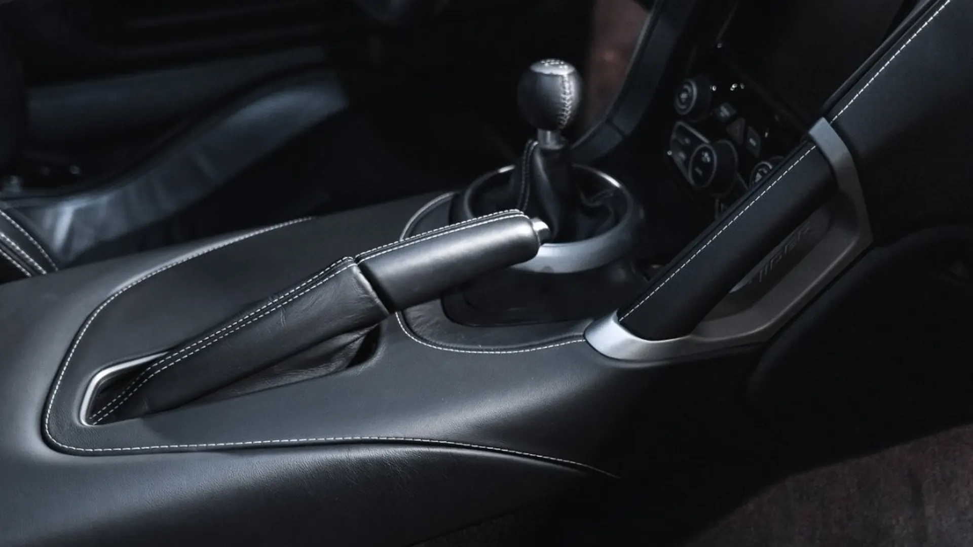Dodge Viper — photo 39