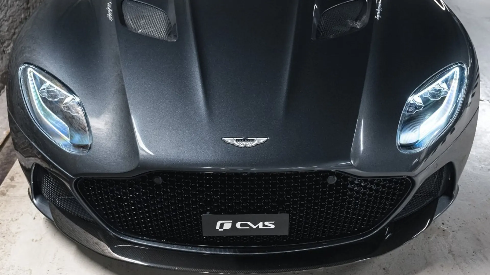 Aston Martin DBS — photo 3