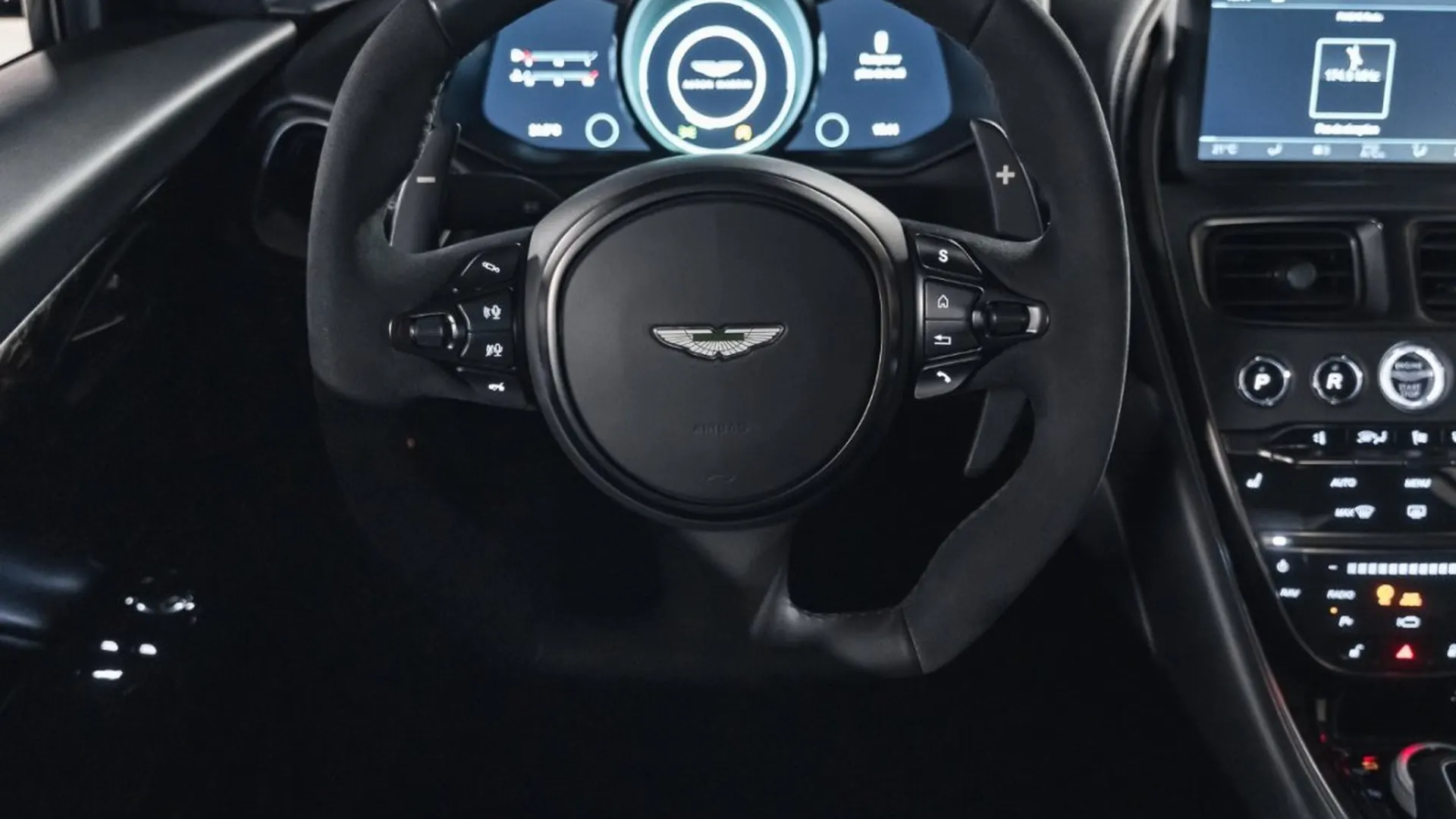 Aston Martin DBS — photo 37