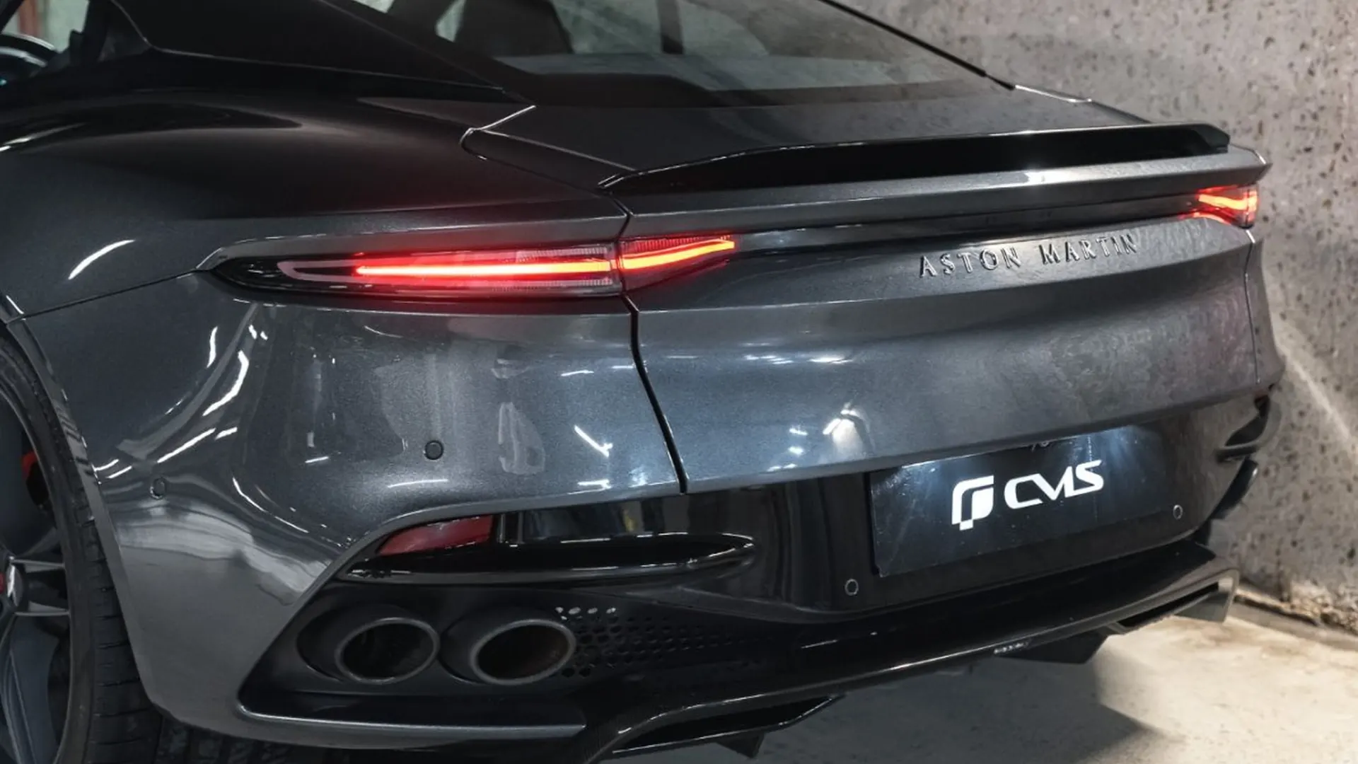 Aston Martin DBS — photo 18