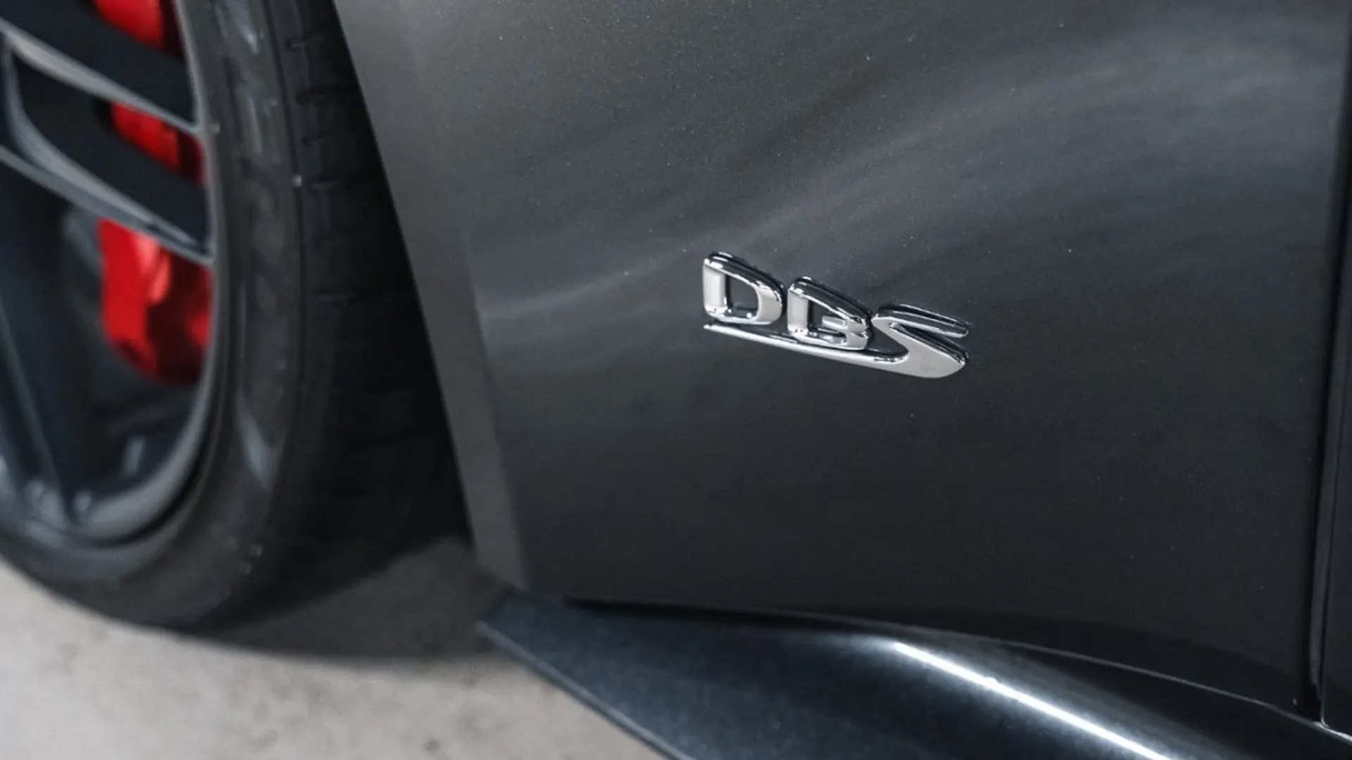 Aston Martin DBS — photo 14