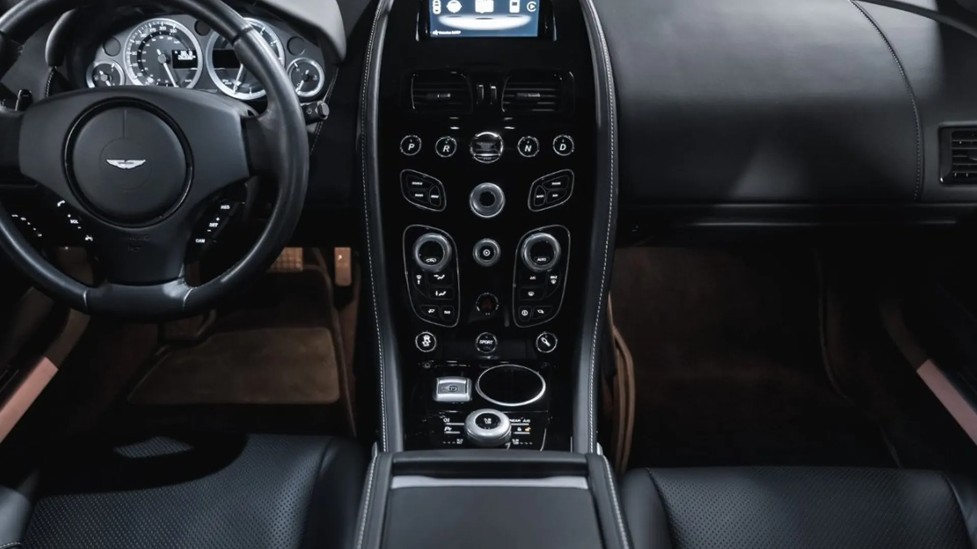 Aston Martin Rapide — photo 30