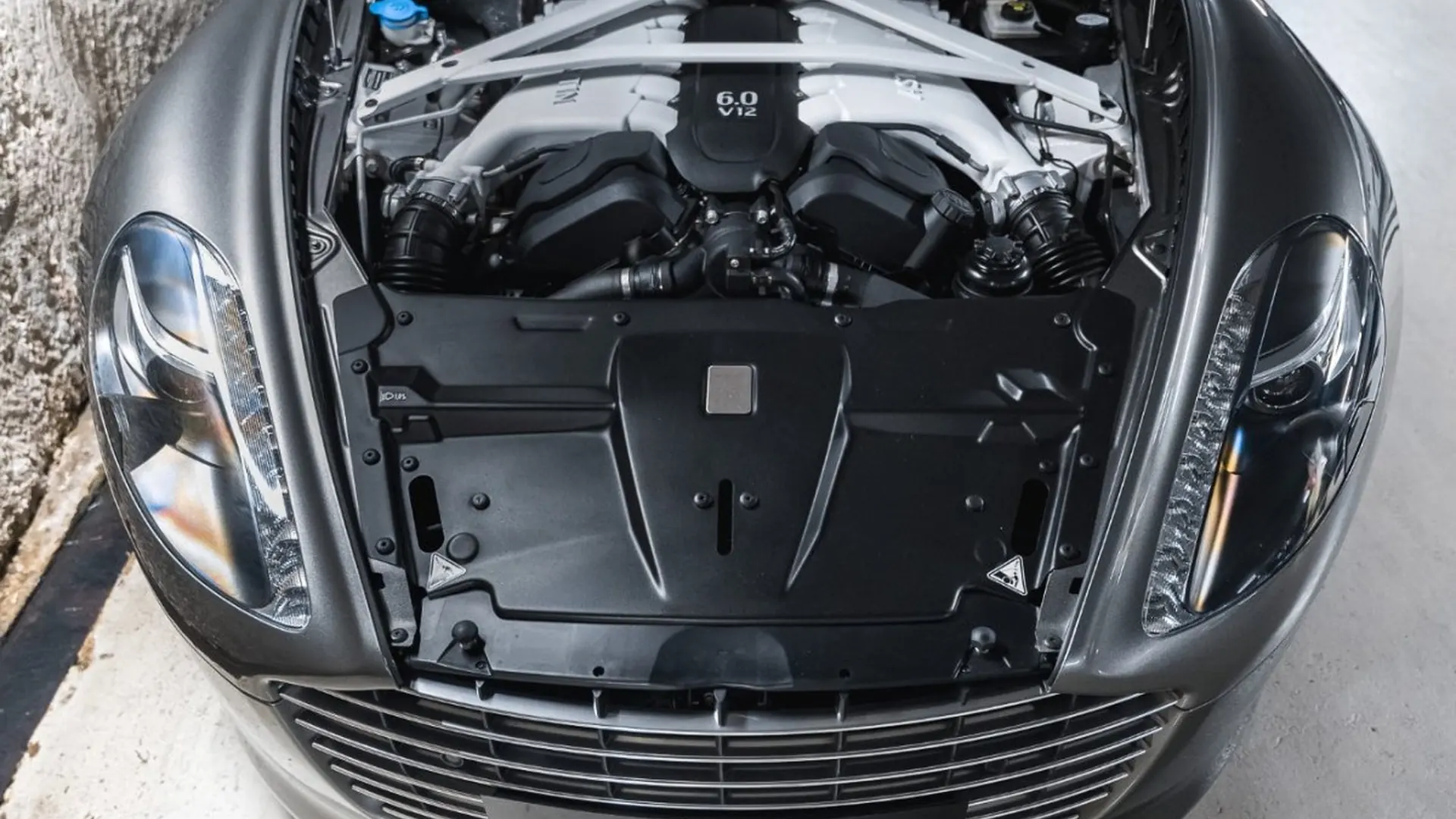 Aston Martin Rapide — photo 45