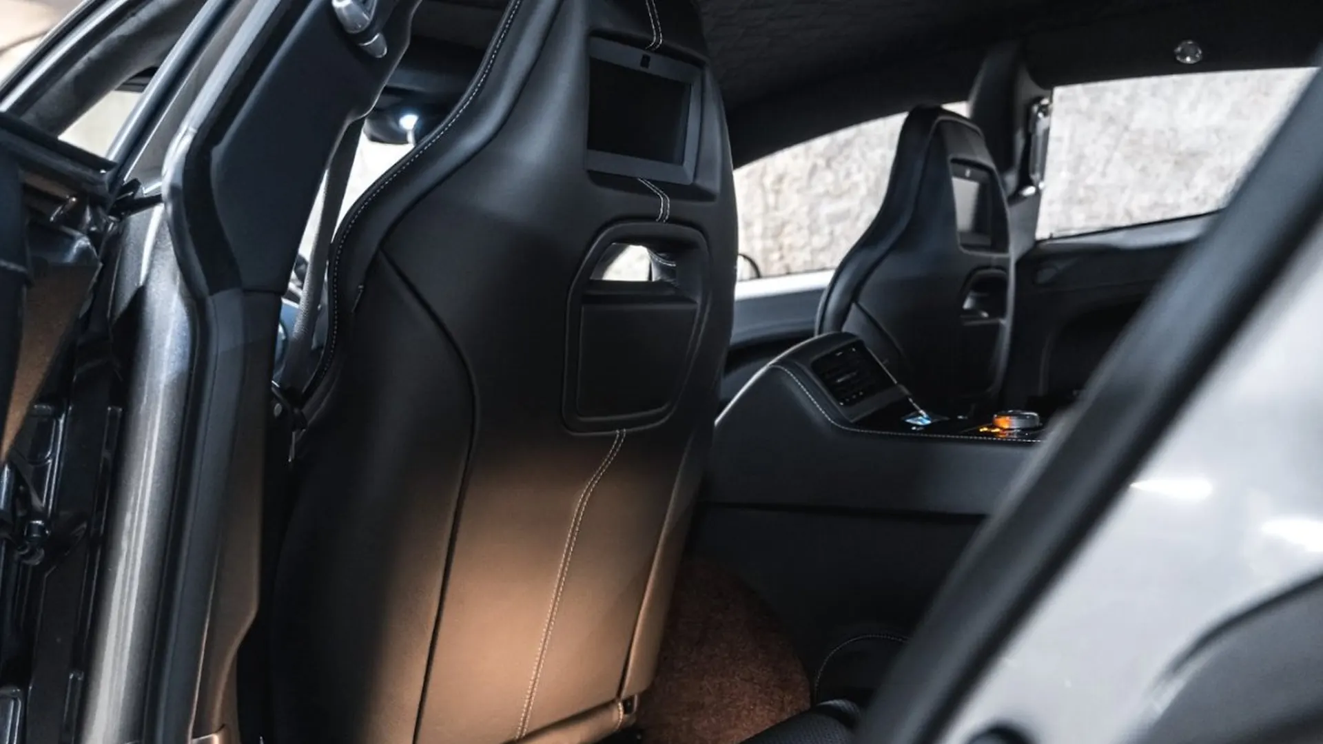 Aston Martin Rapide — photo 40