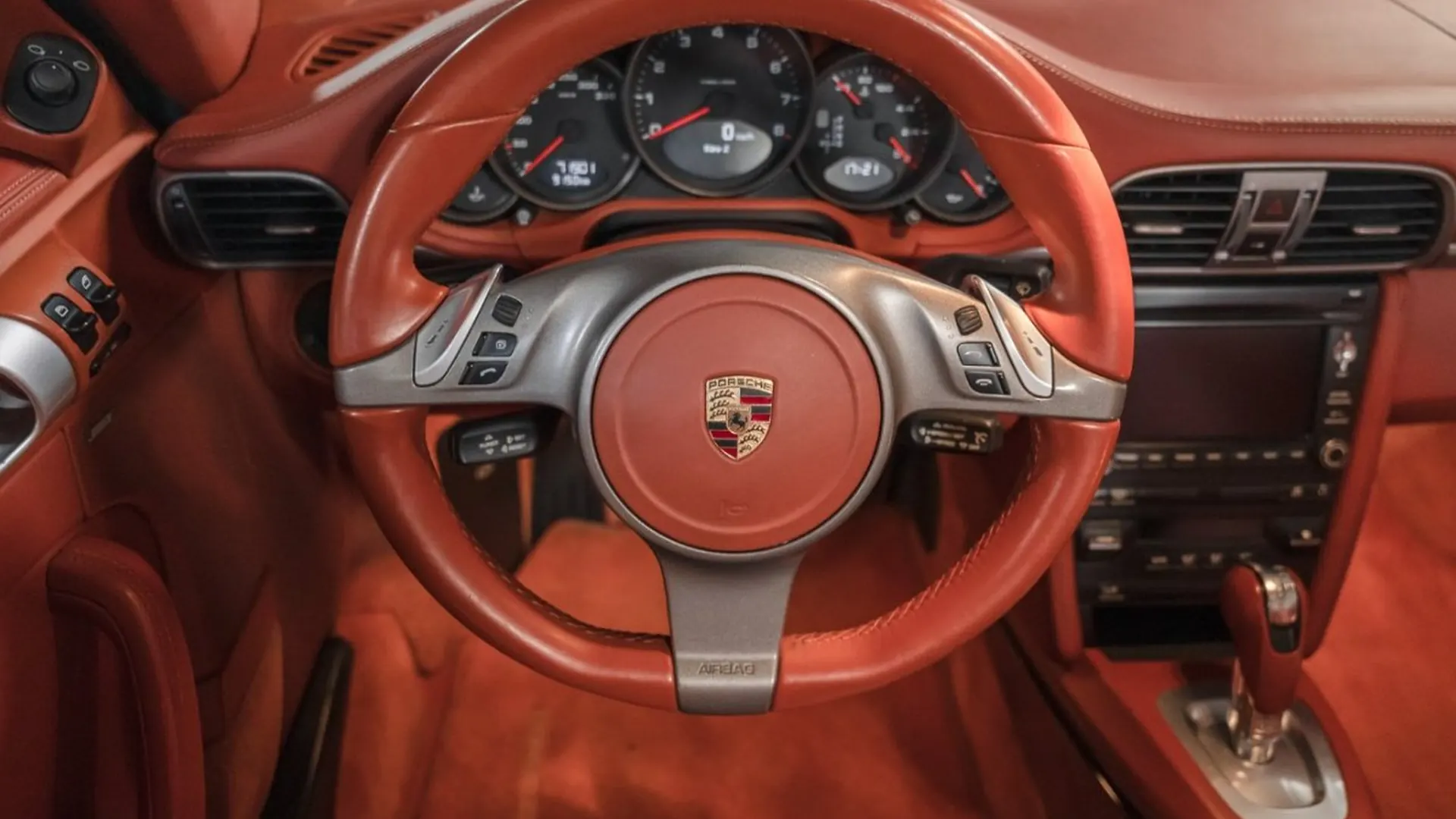 Porsche 911 — photo 27