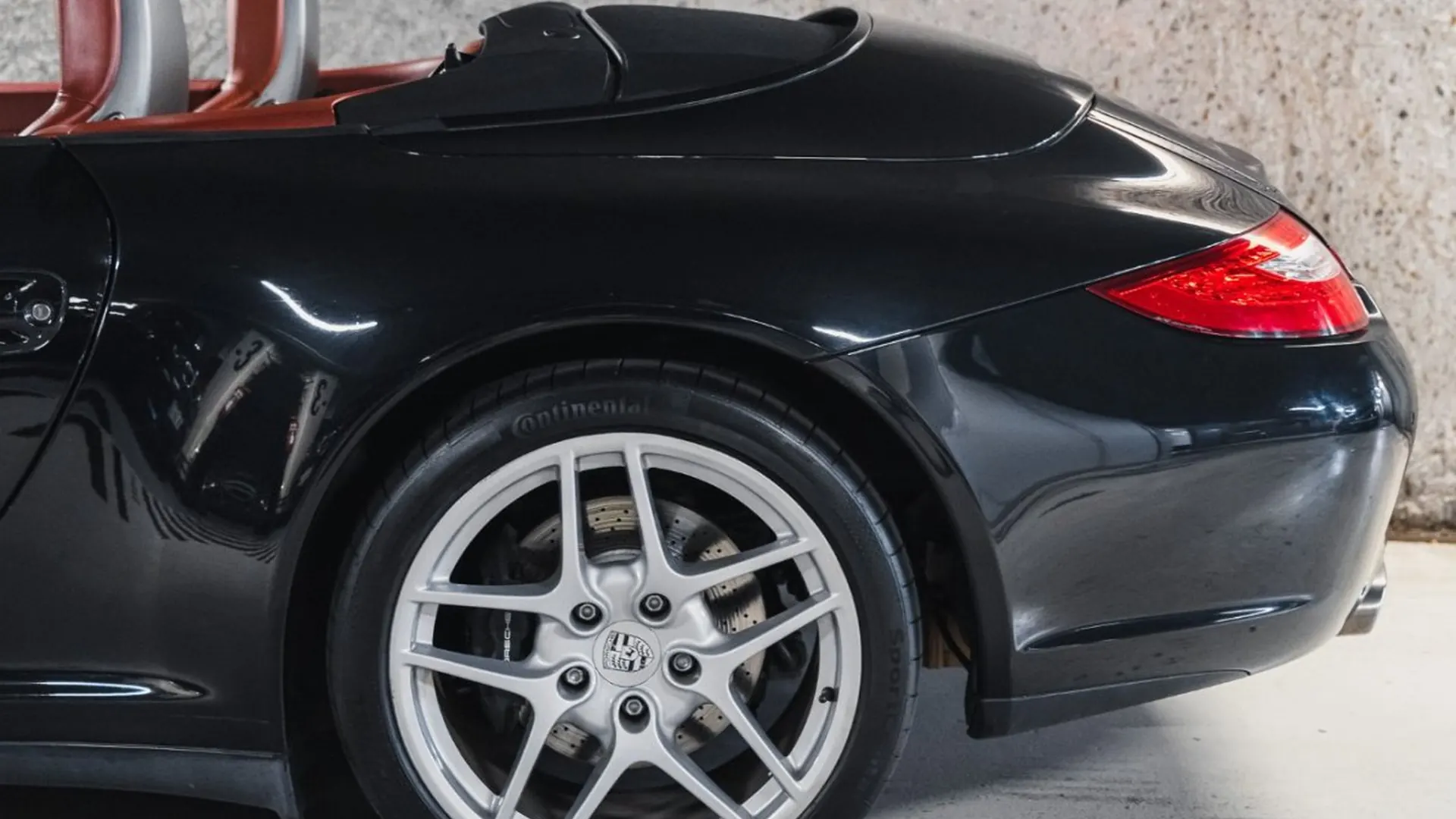 Porsche 911 — photo 9