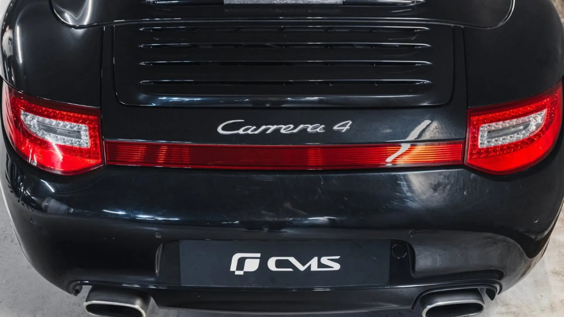 Porsche 911 — photo 18