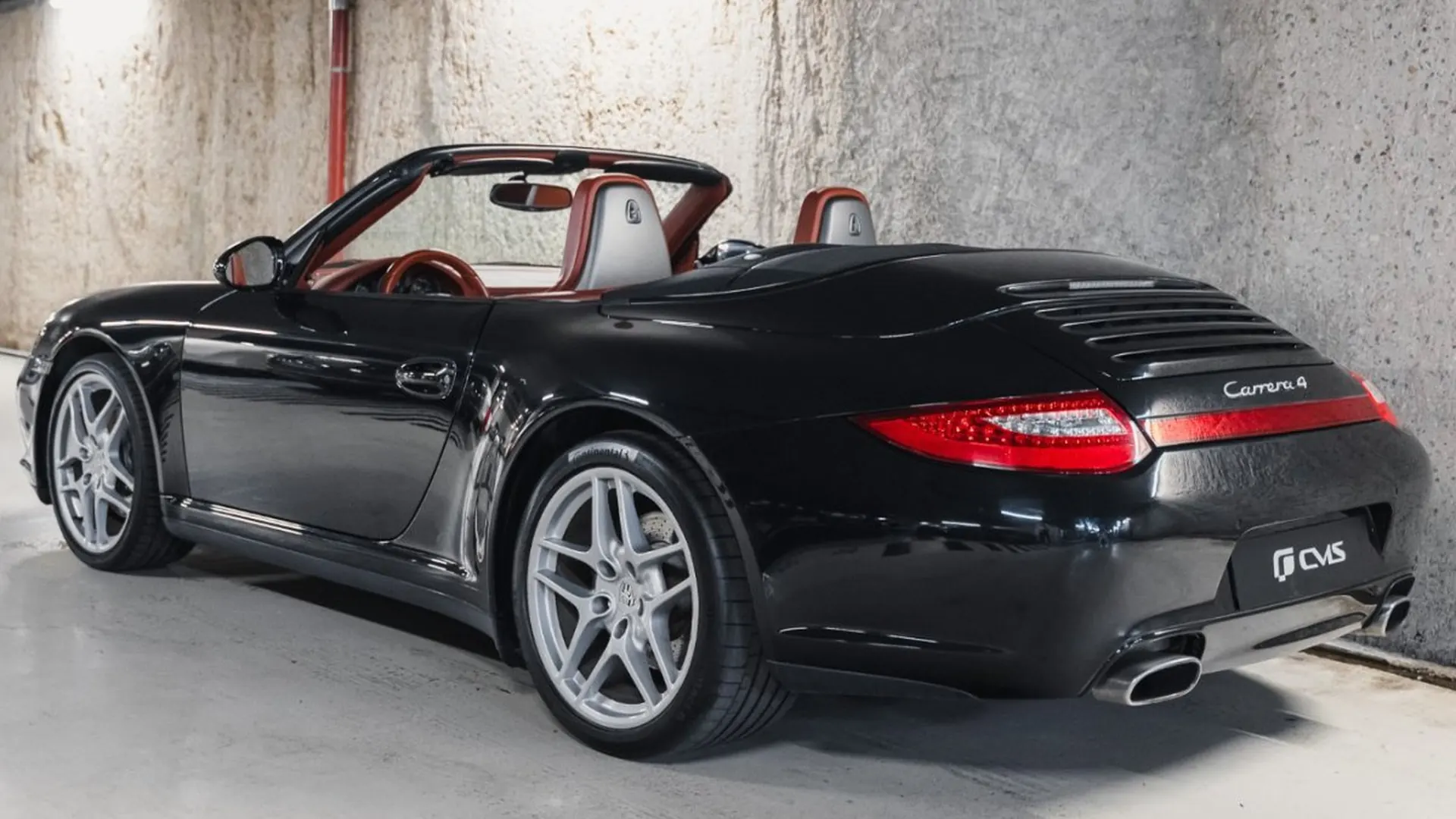Porsche 911 — photo 12