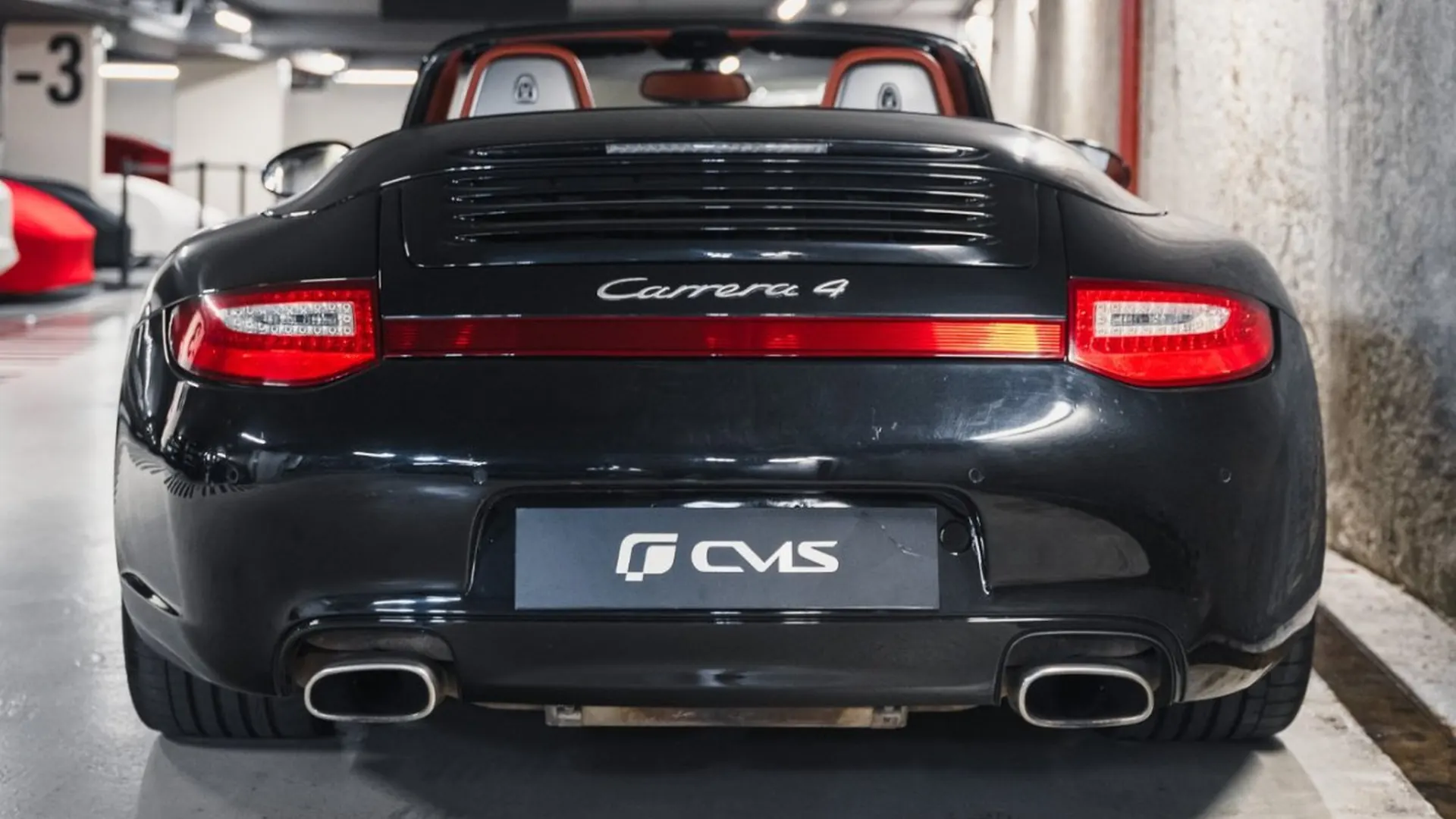 Porsche 911 — photo 17