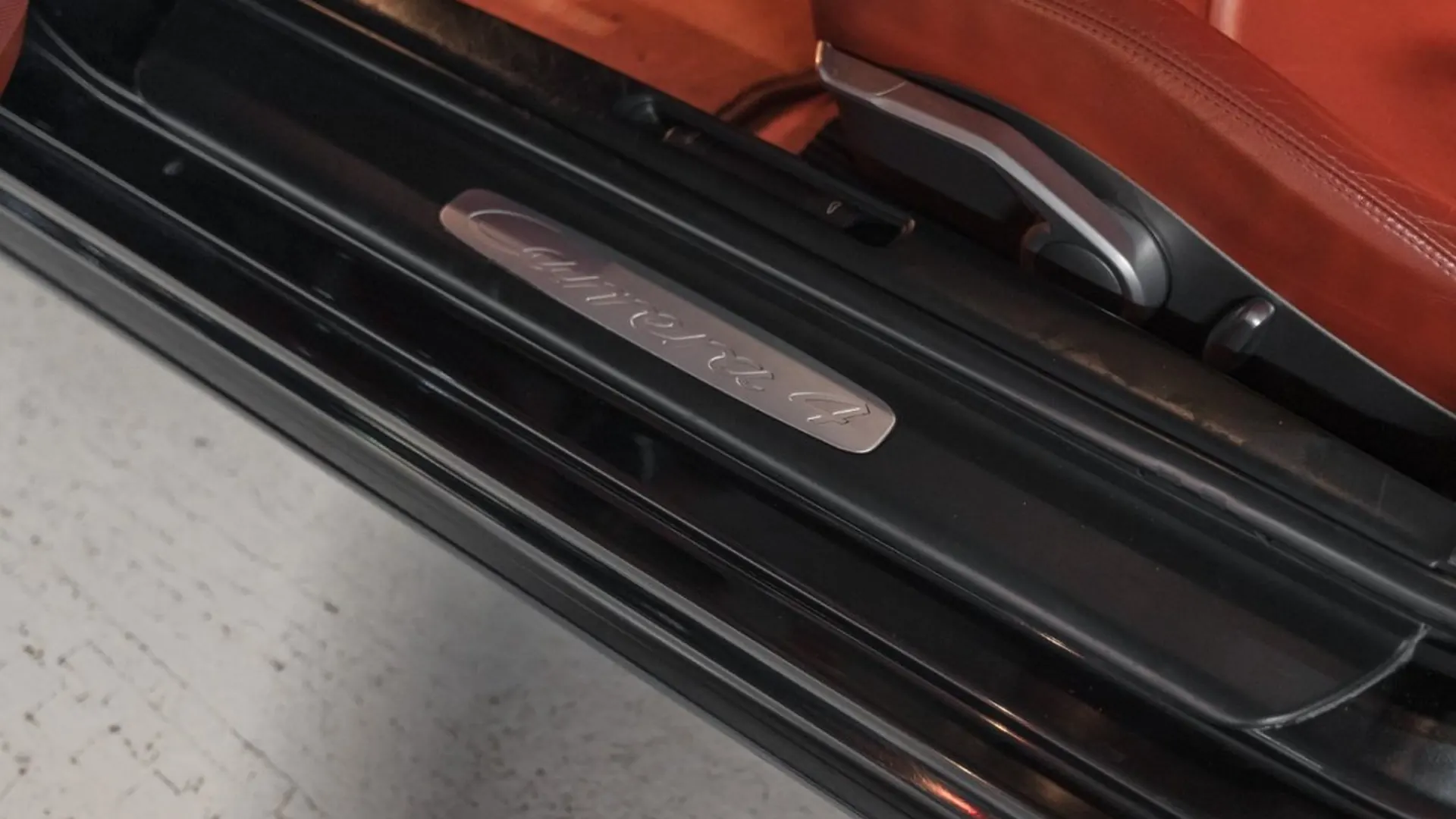 Porsche 911 — photo 21