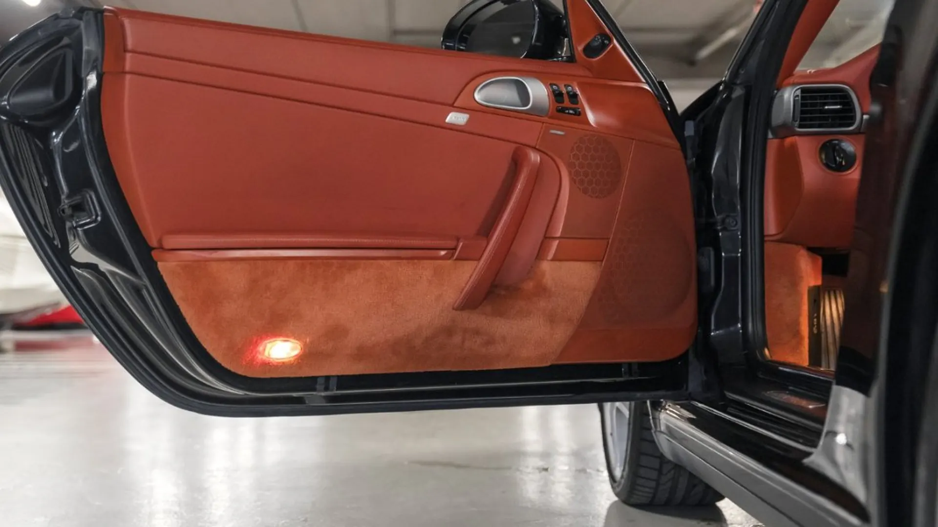 Porsche 911 — photo 19