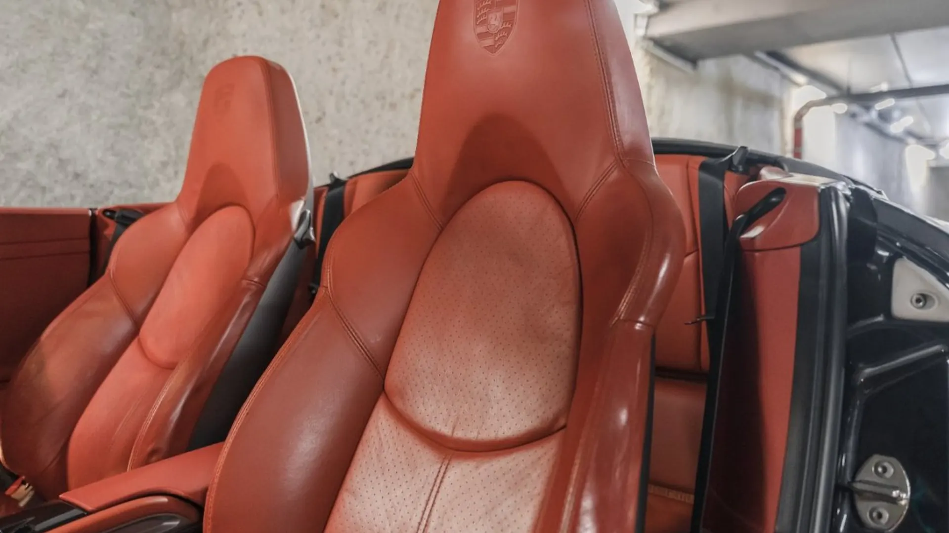 Porsche 911 — photo 24