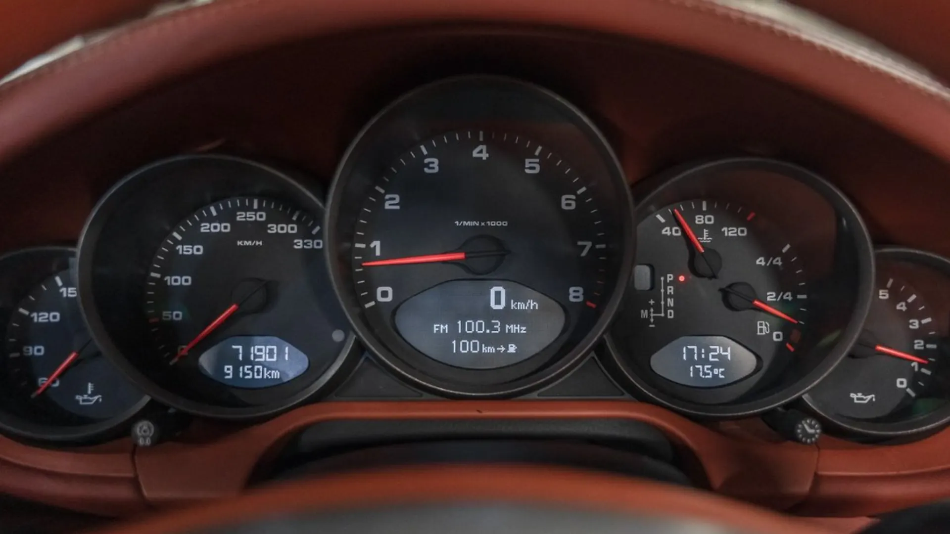 Porsche 911 — photo 28