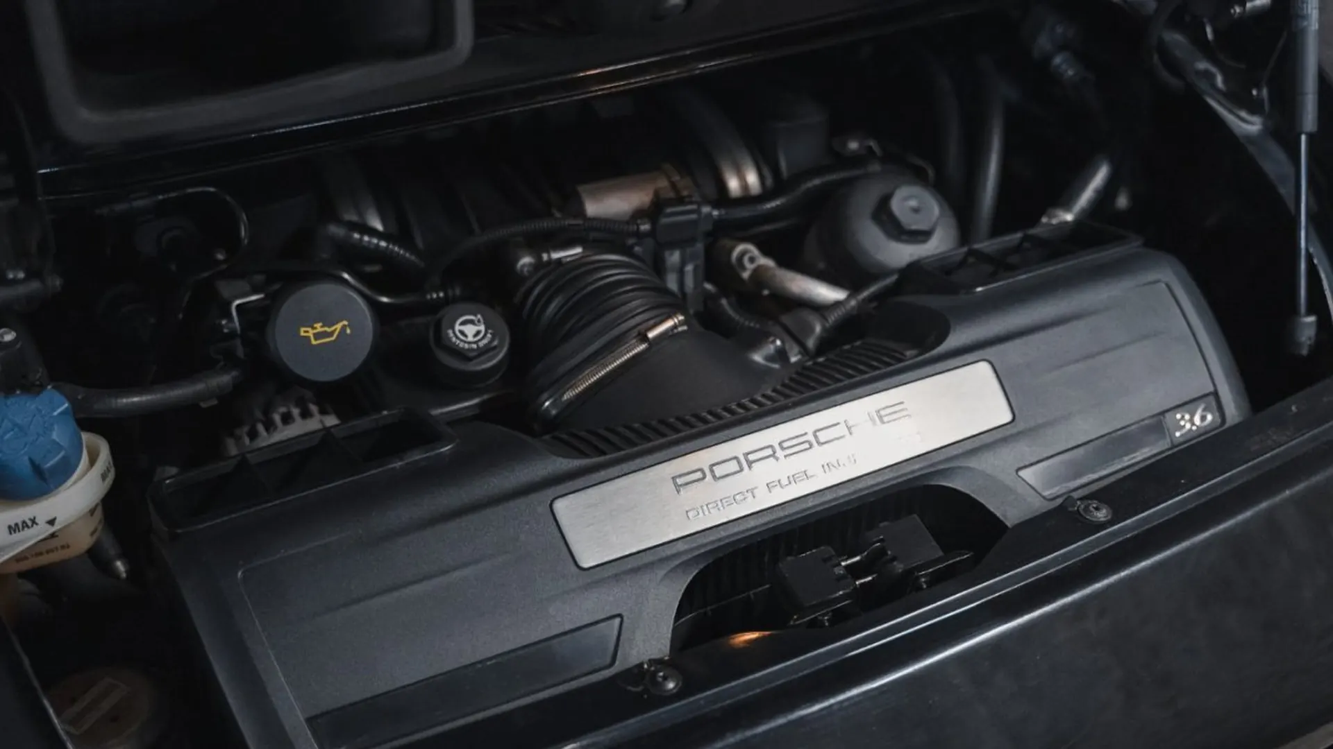 Porsche 911 — photo 15