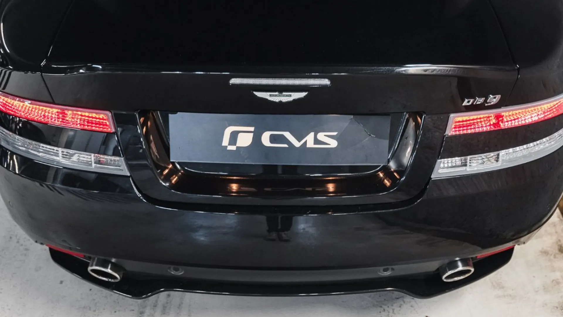 Aston Martin DB9 — photo 18