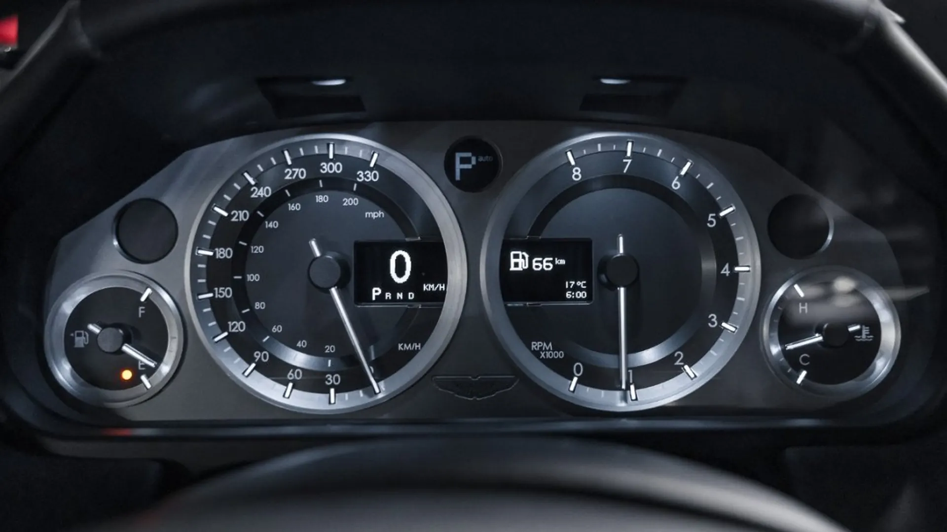 Aston Martin DB9 — photo 31