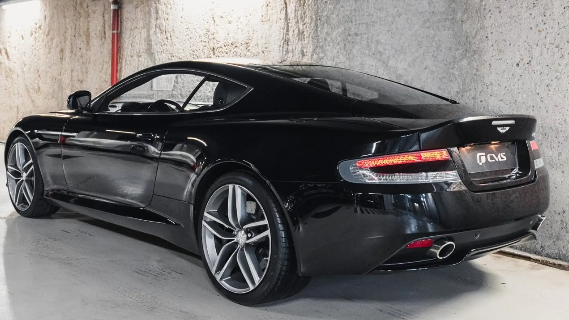 Aston Martin DB9 — photo 12