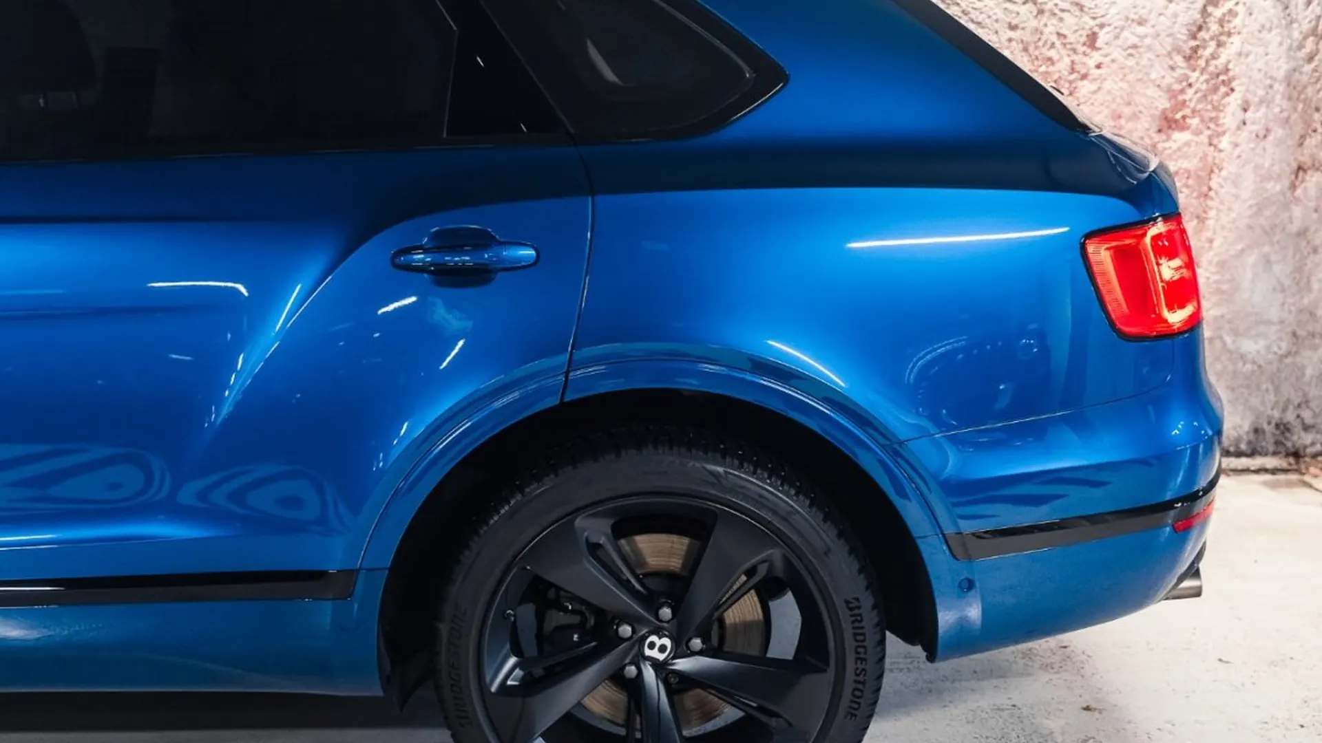 Bentley Bentayga — photo 13