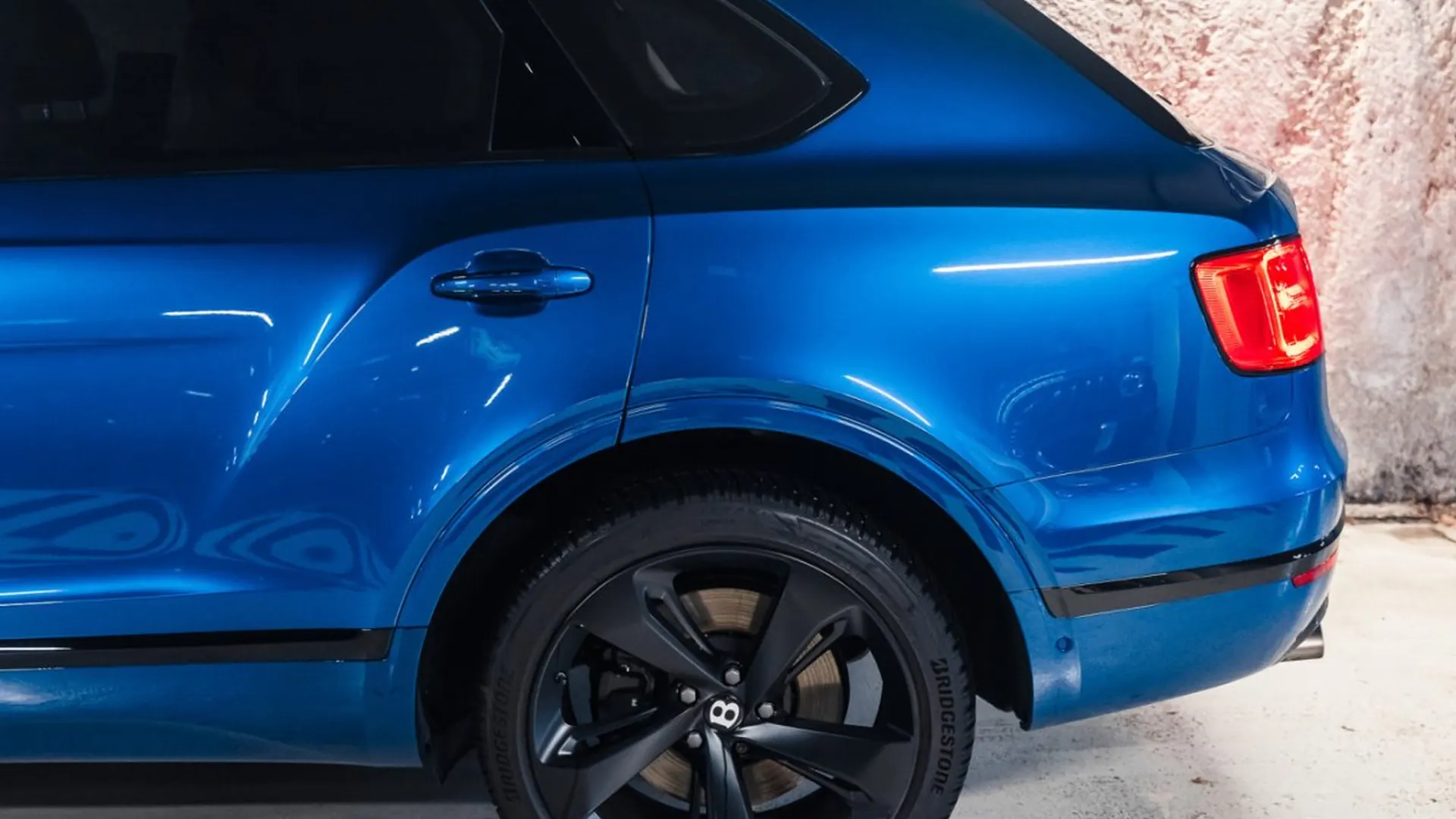 Bentley Bentayga — photo 15
