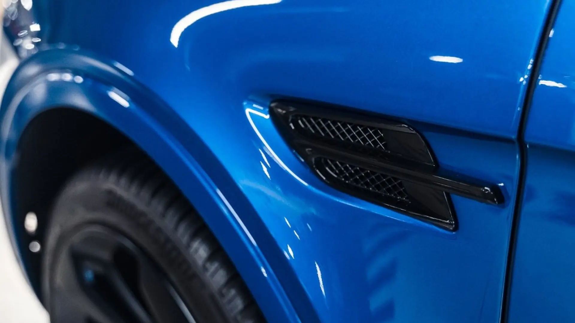 Bentley Bentayga — photo 10