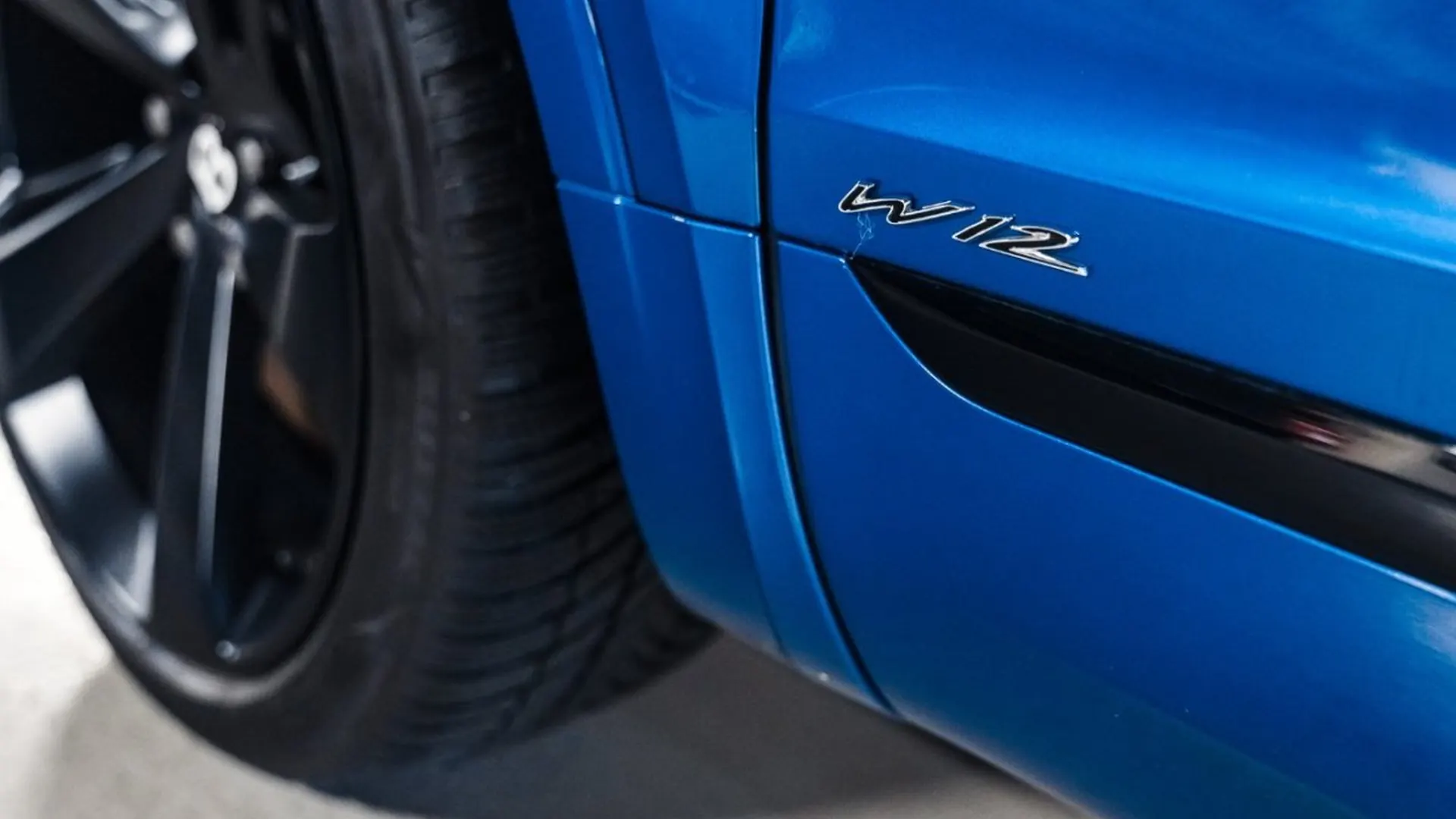 Bentley Bentayga — photo 11