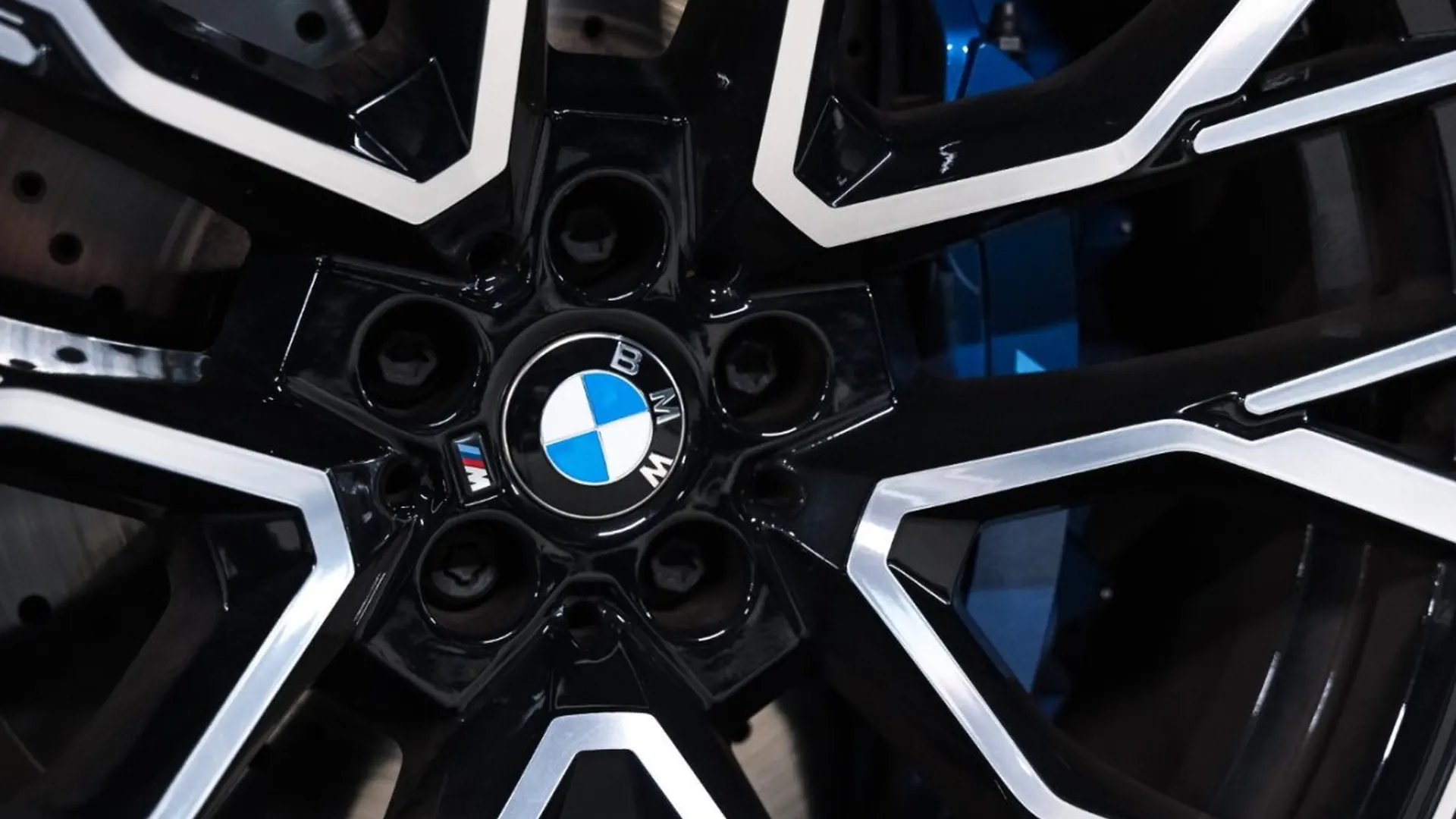 BMW X5 — photo 11