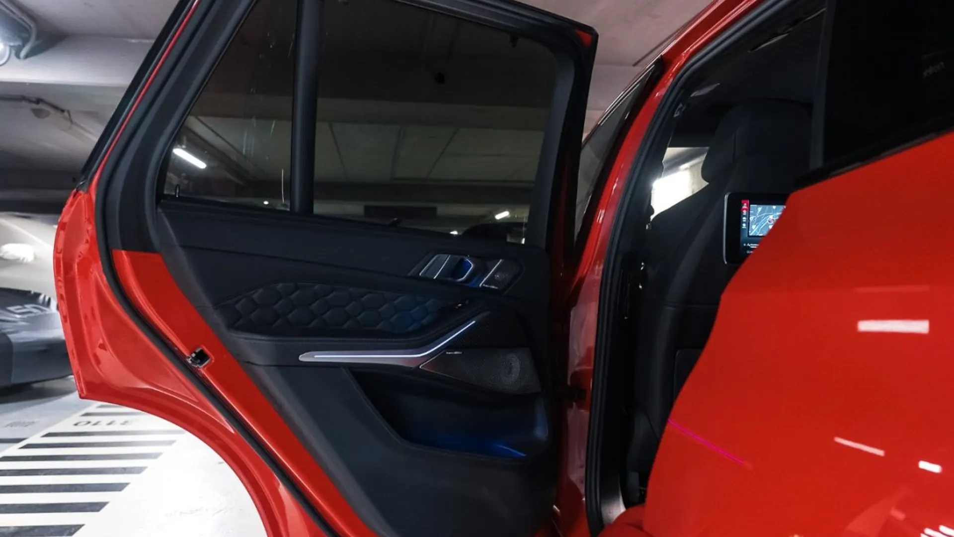 BMW X5 — photo 37