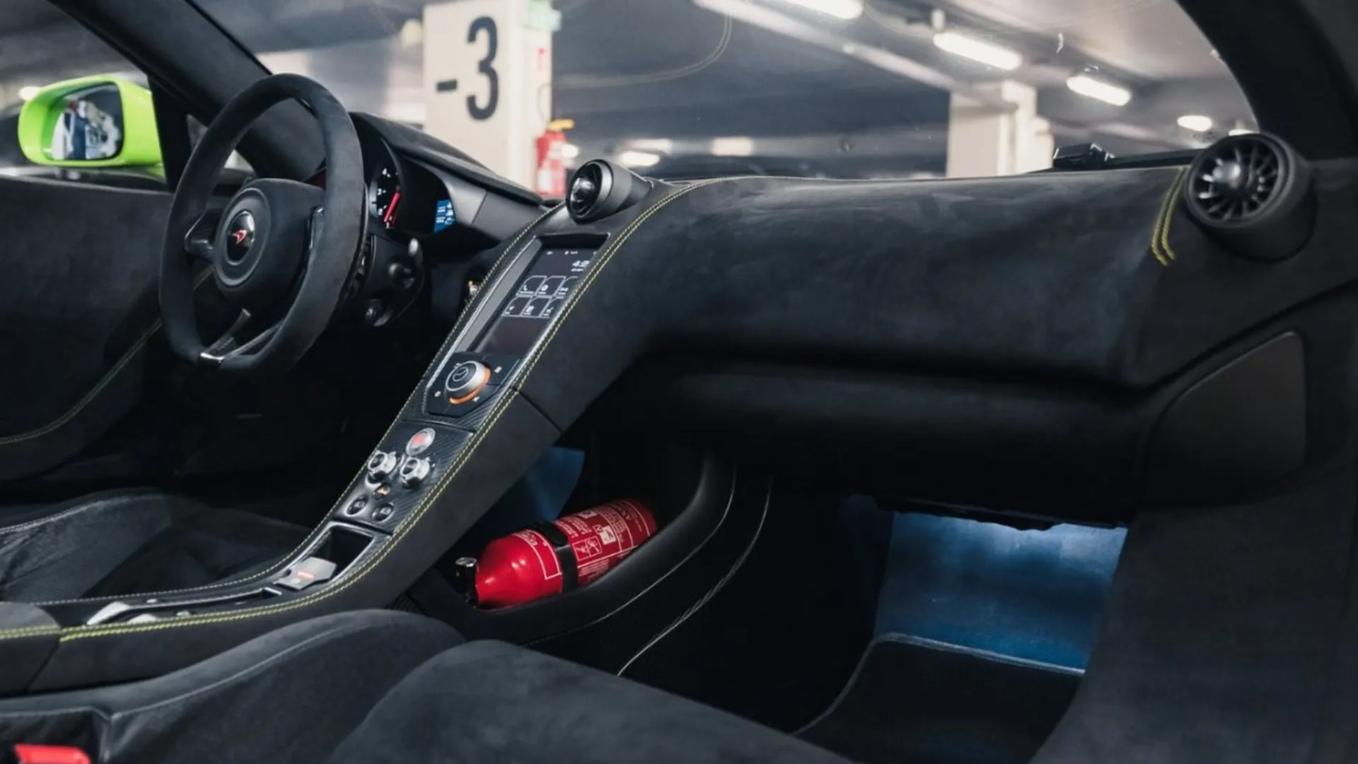 McLaren 675LT — photo 37