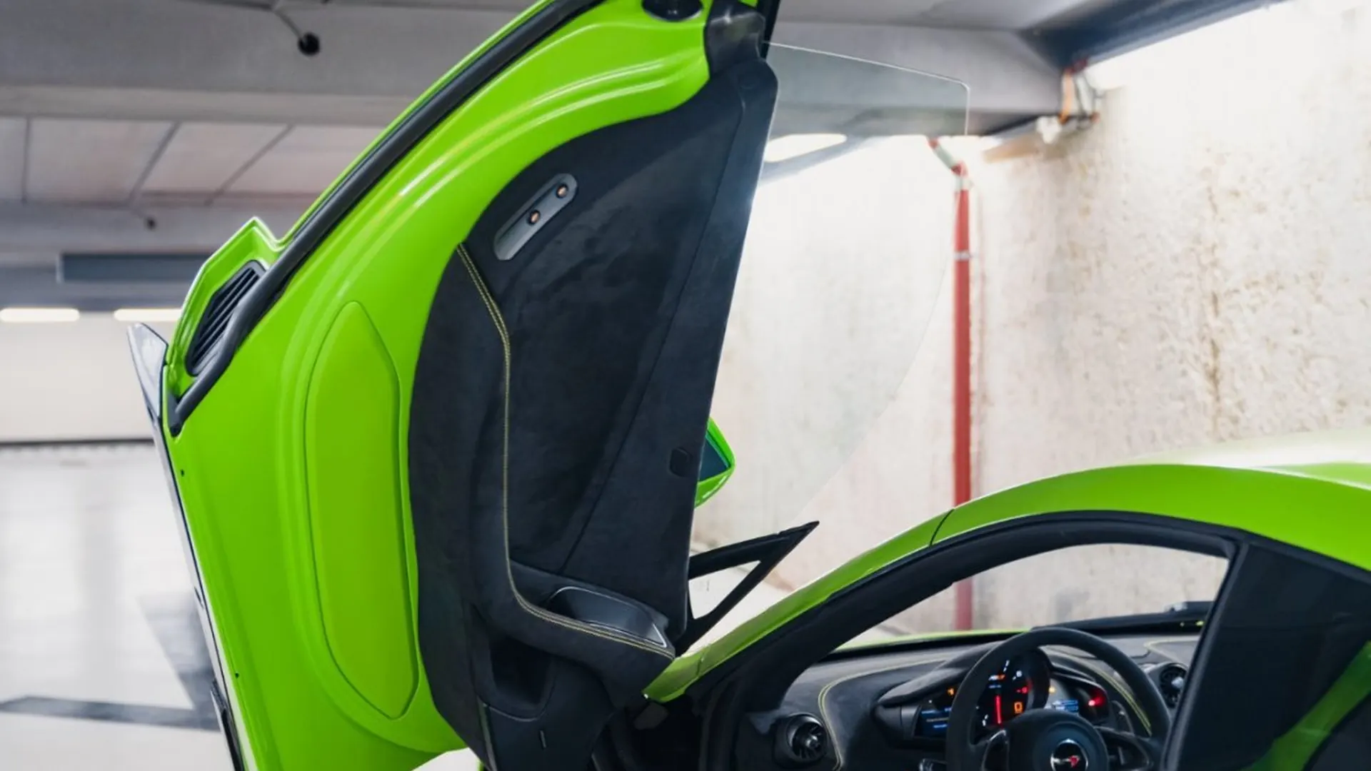 McLaren 675LT — photo 32