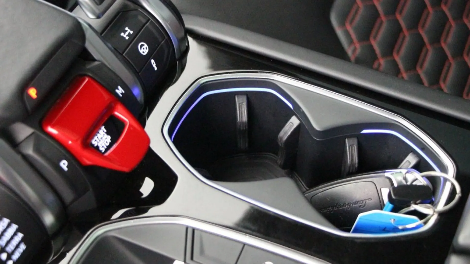 Lamborghini Urus — photo 22