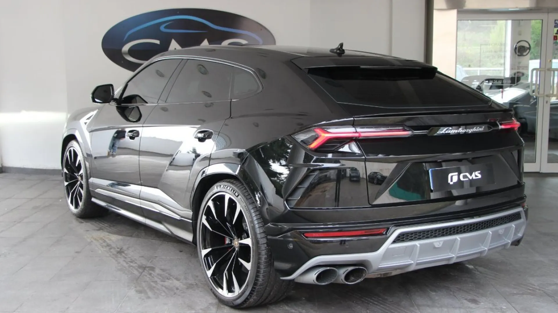 Lamborghini Urus — photo 3