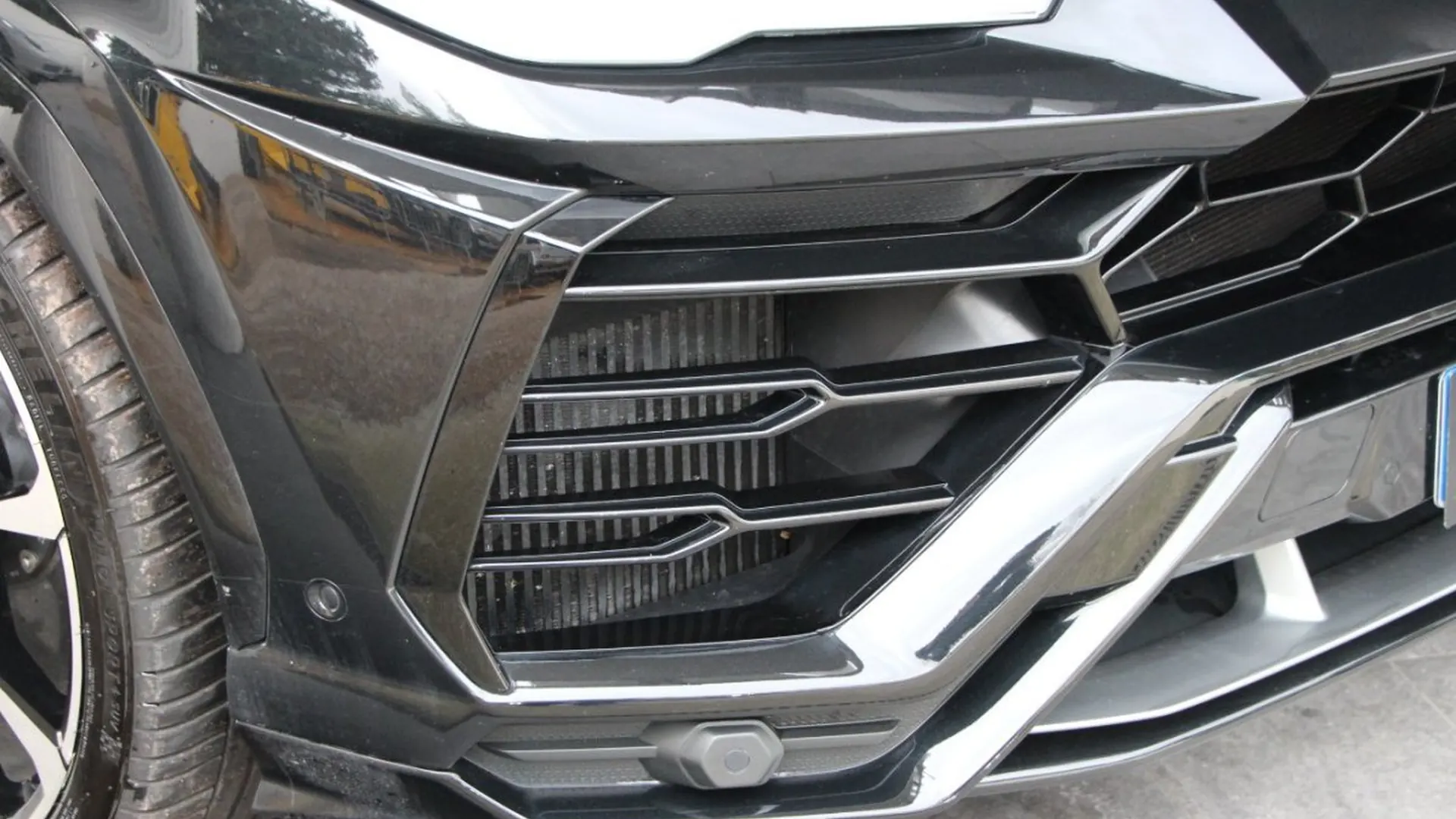 Lamborghini Urus — photo 5