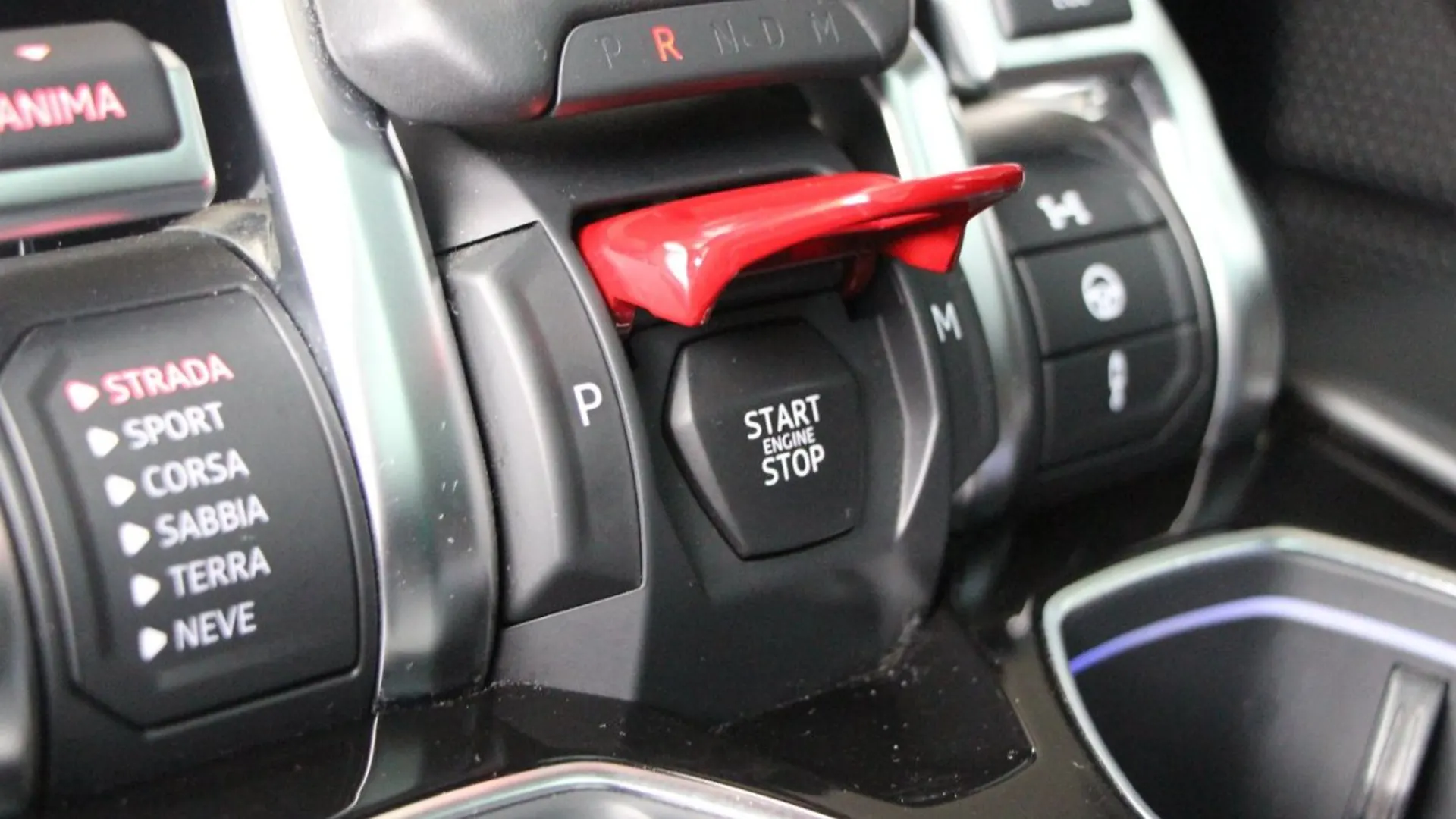 Lamborghini Urus — photo 23