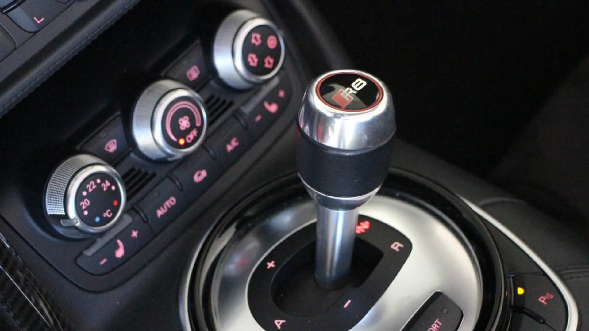 Audi R8 — photo 17