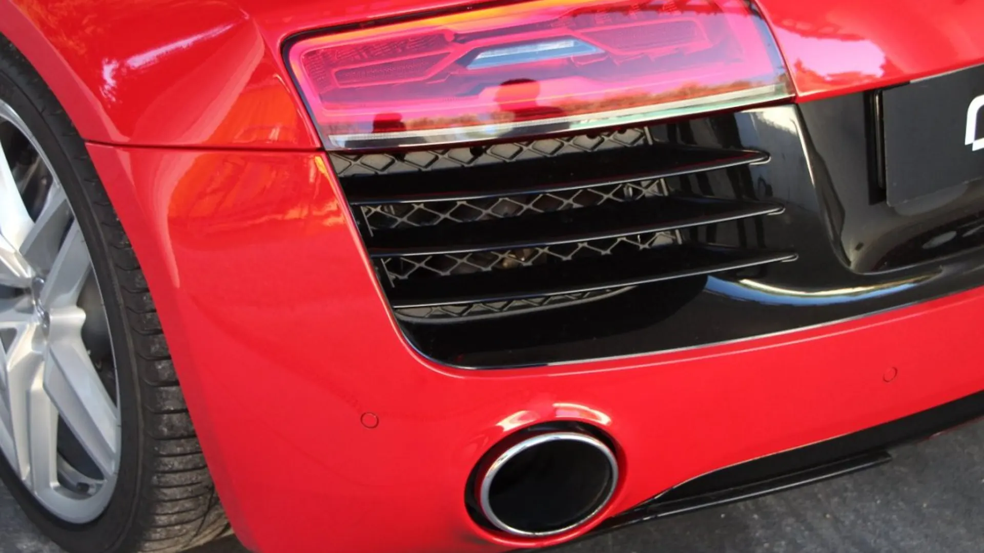 Audi R8 — photo 7