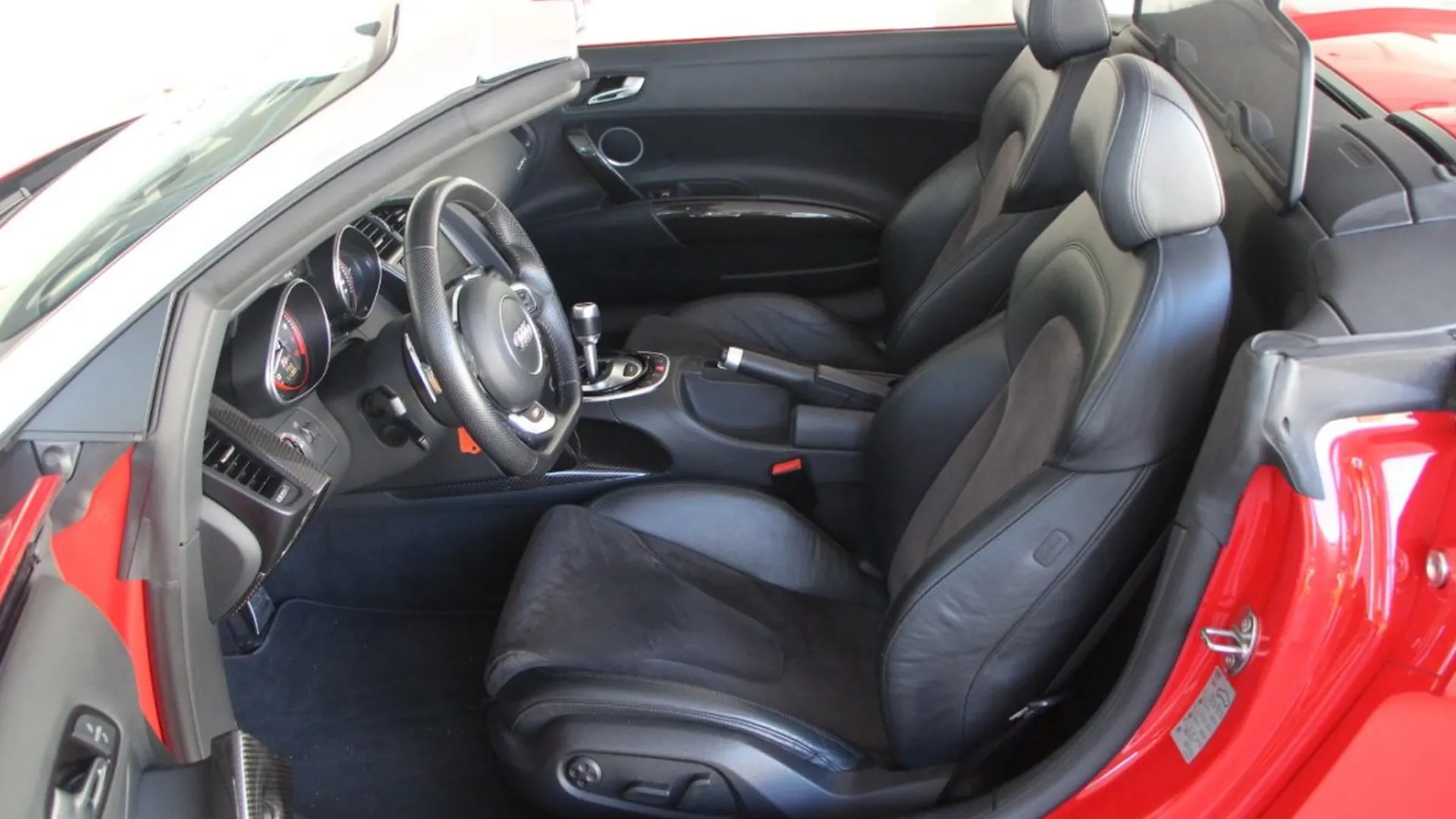 Audi R8 — photo 9