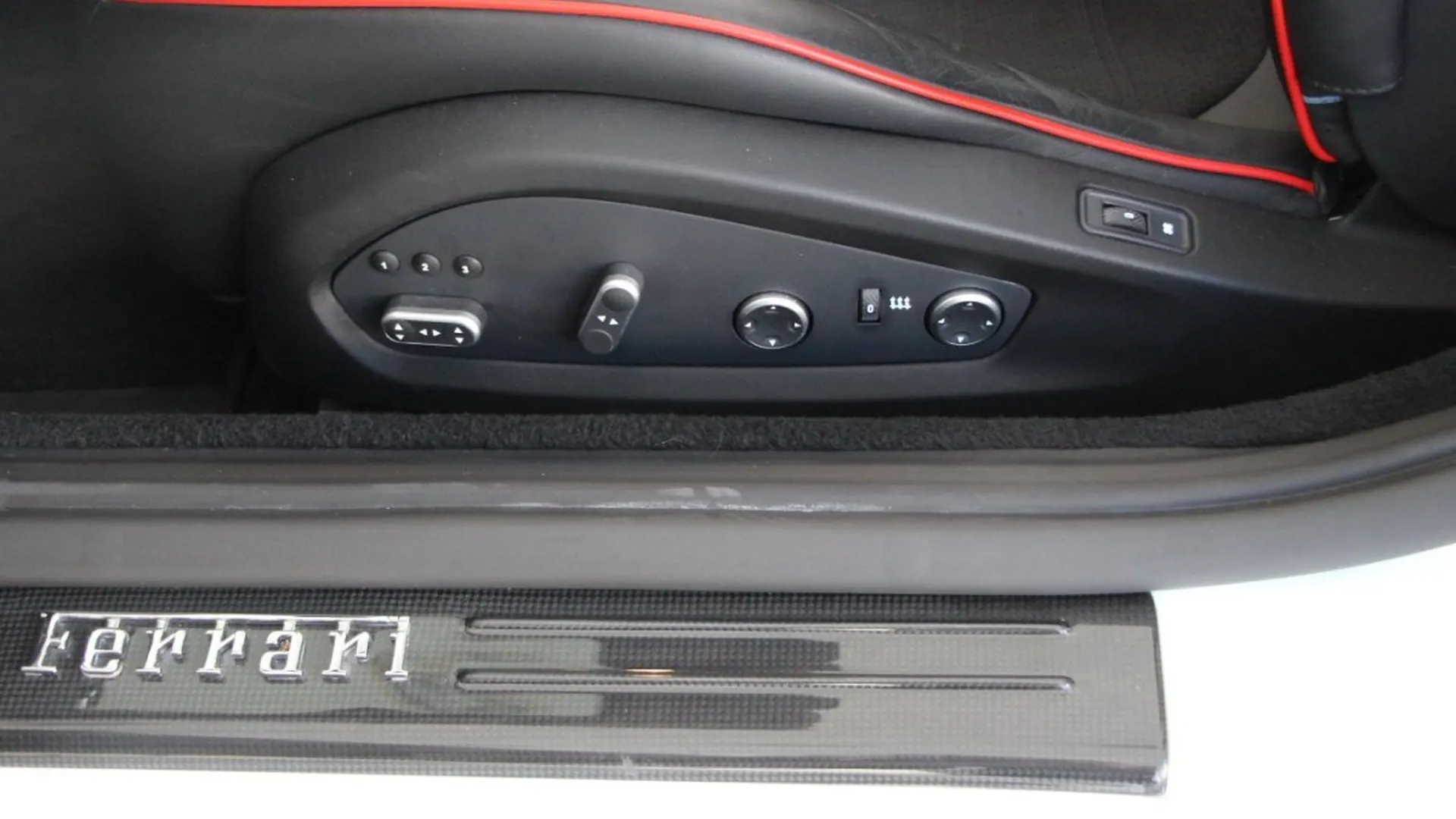 Ferrari California — photo 4