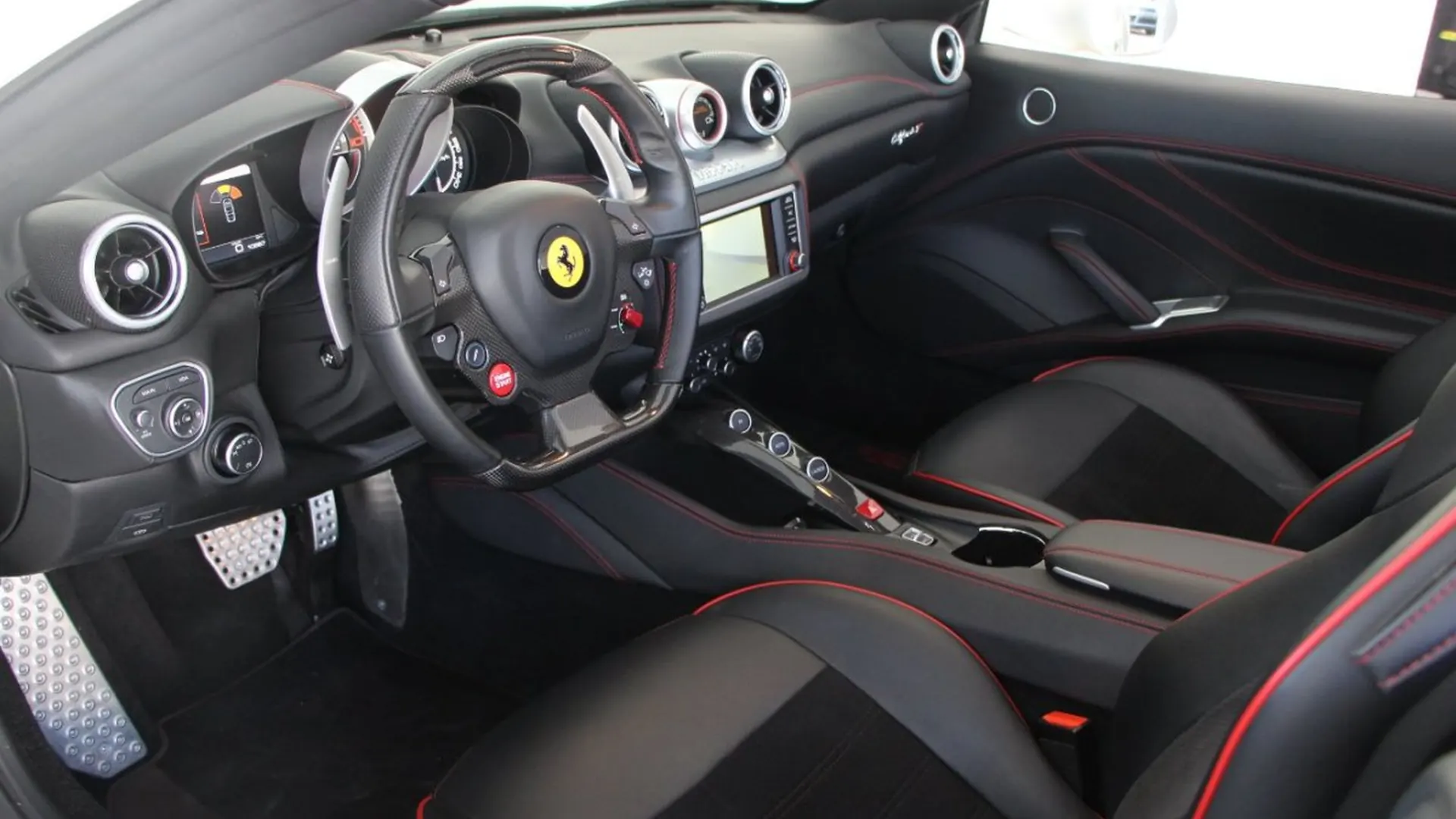 Ferrari California — photo 18