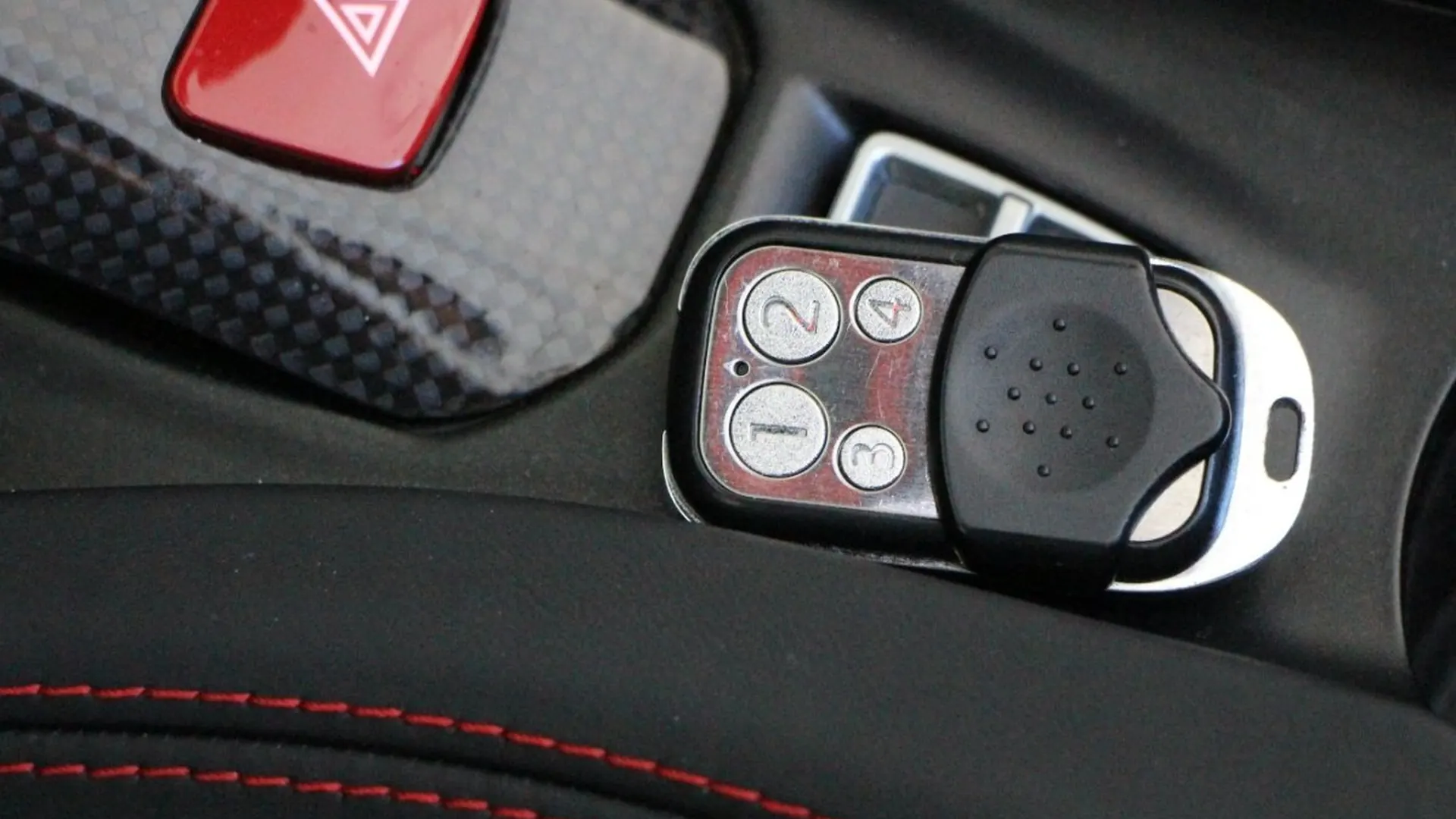 Ferrari California — photo 33