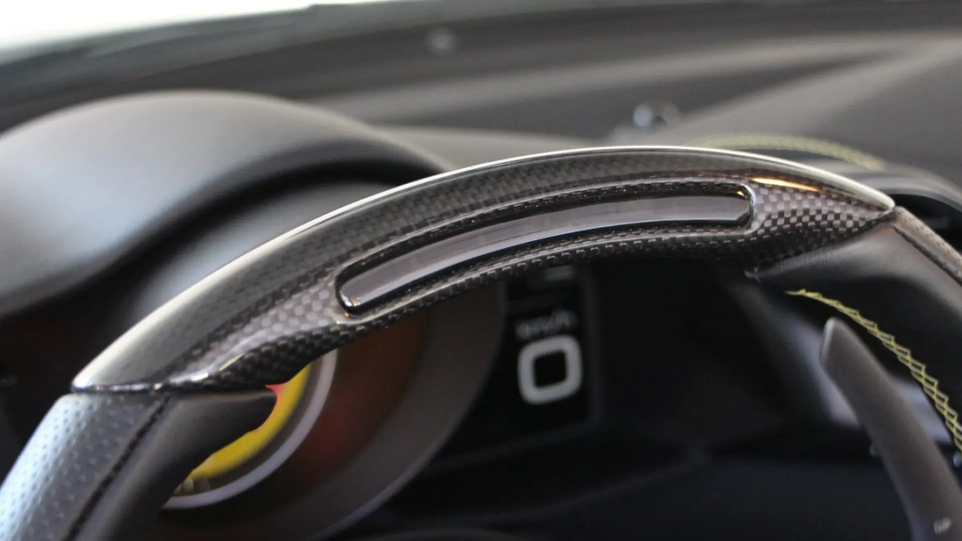 Ferrari 488 — photo 17