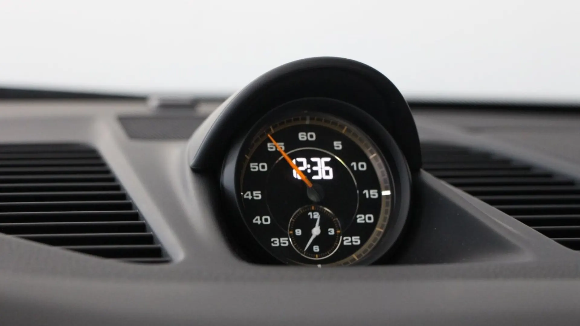 Porsche 911 — photo 22