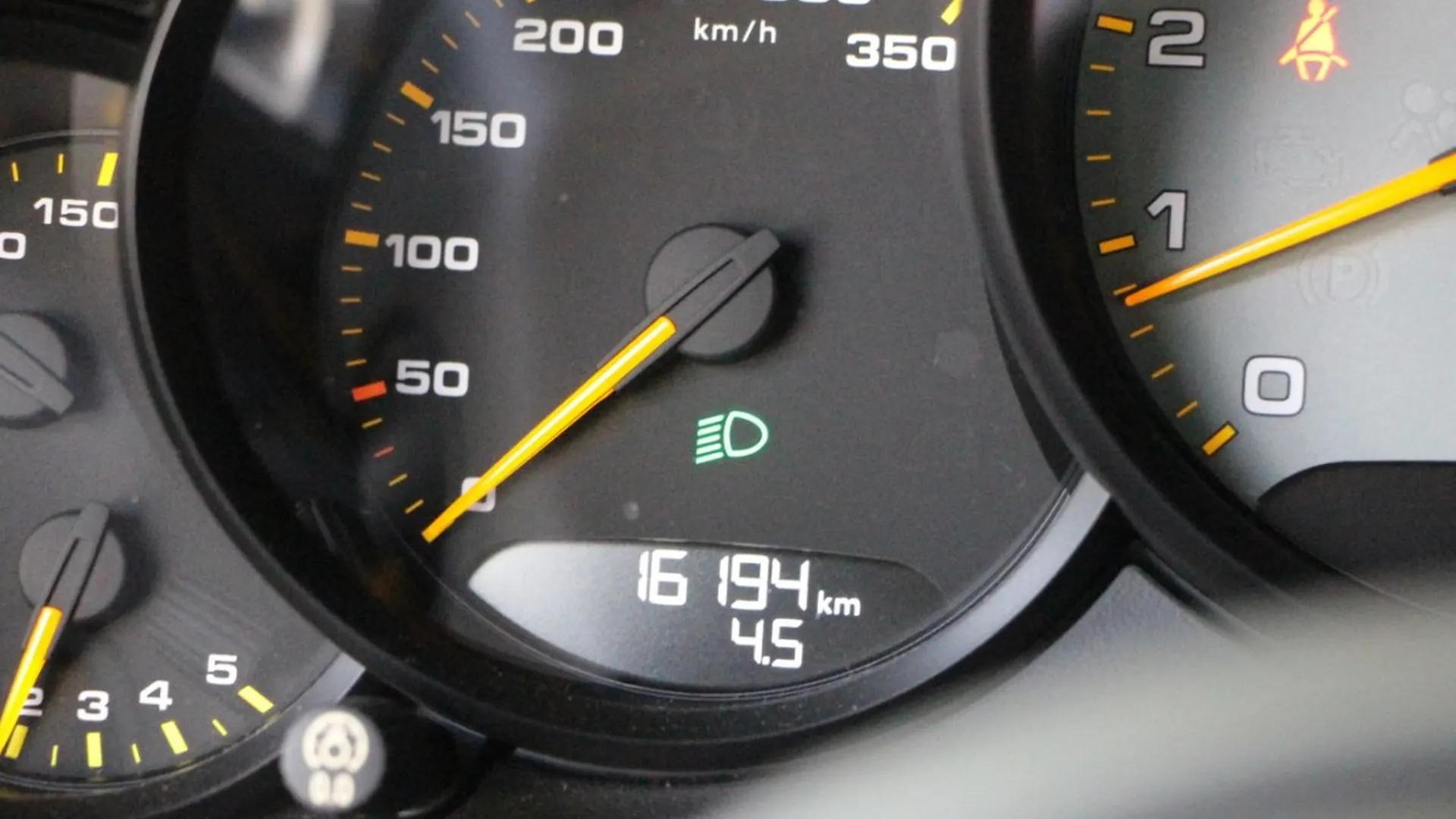 Porsche 911 — photo 32